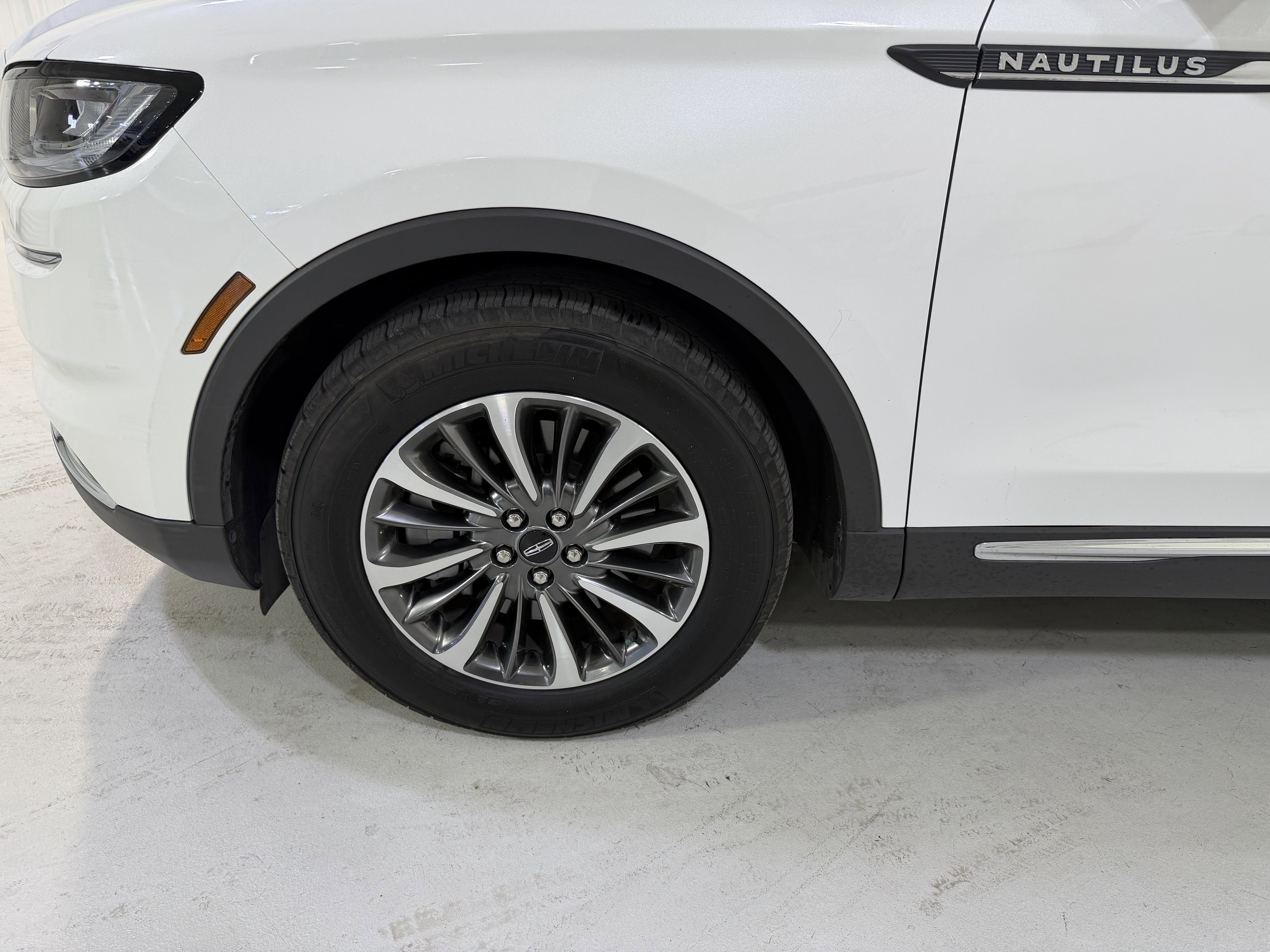 2023 Lincoln Nautilus Standard