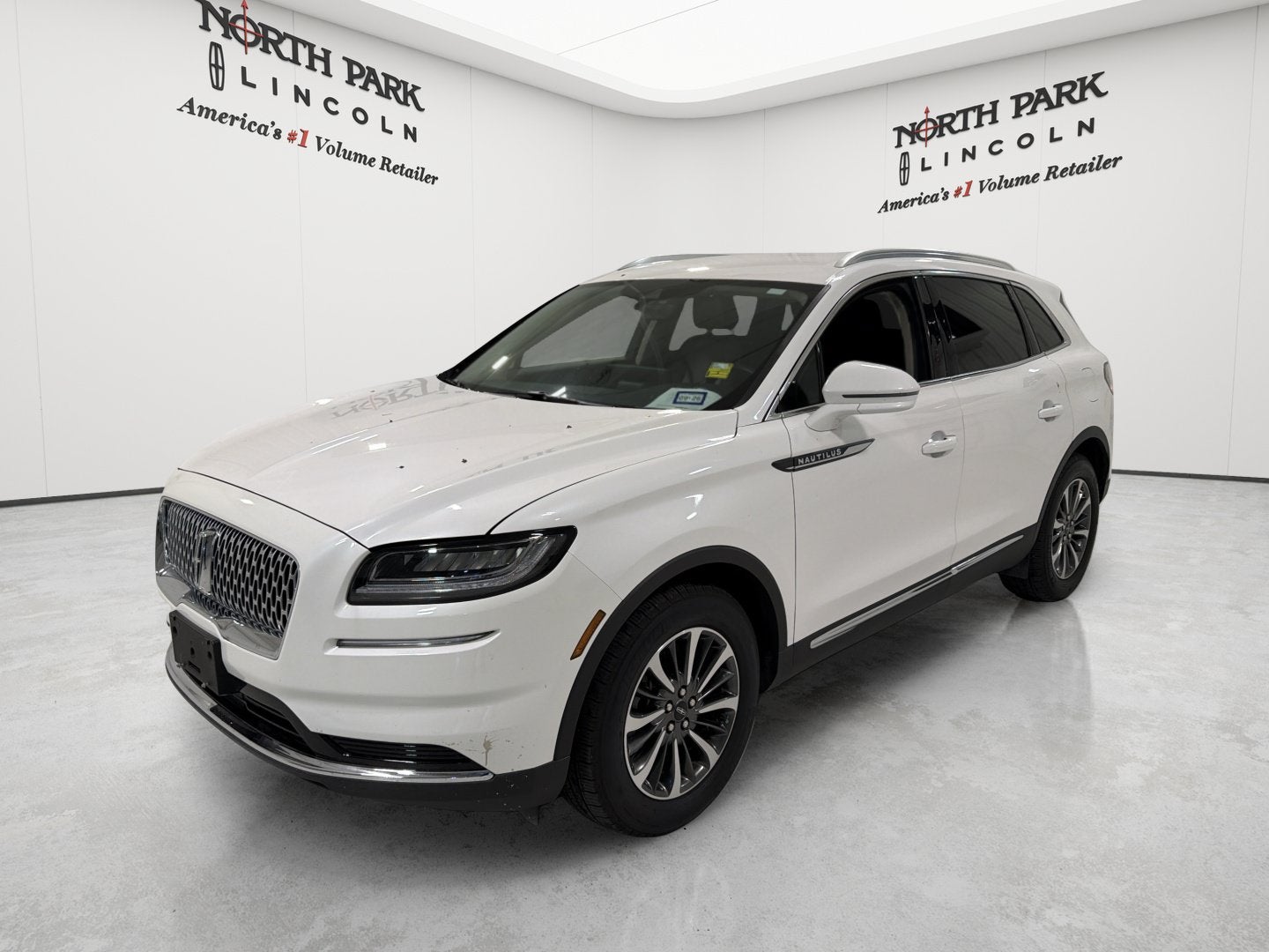 2023 Lincoln Nautilus Standard