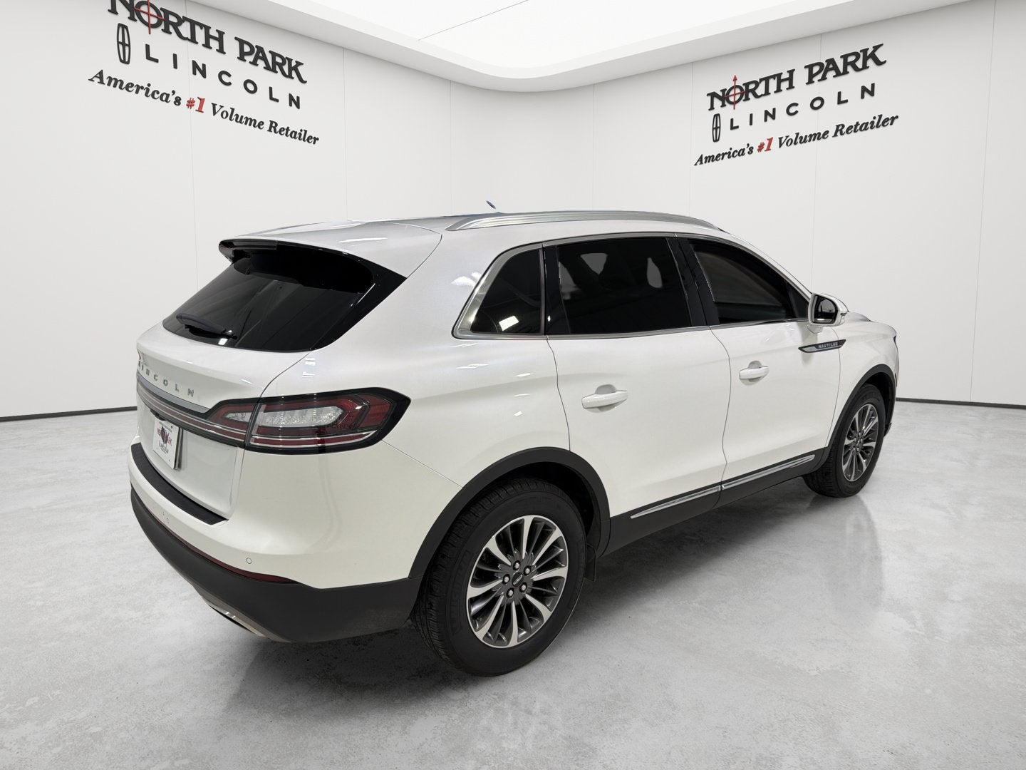 2023 Lincoln Nautilus Standard