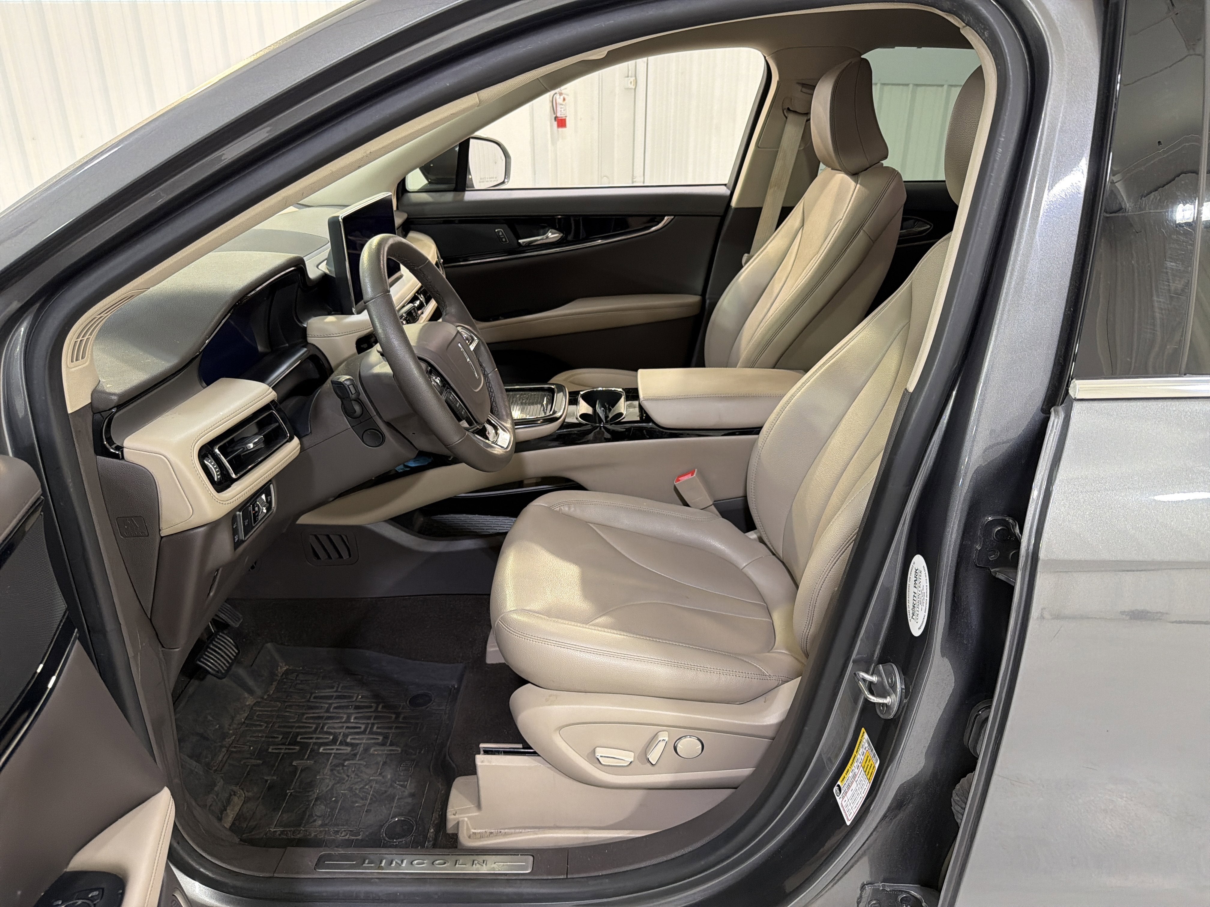 2022 Lincoln Nautilus Standard