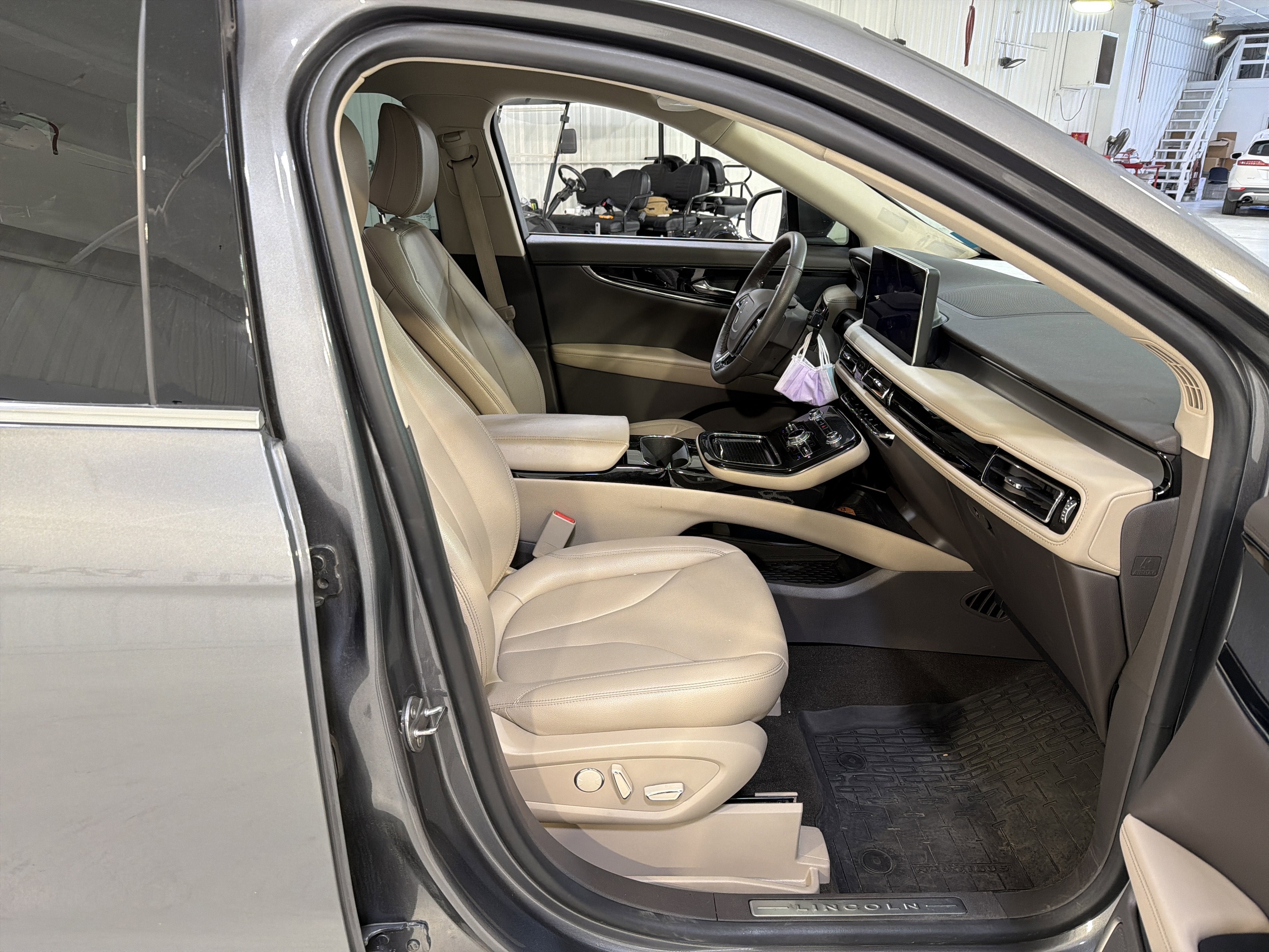 2022 Lincoln Nautilus Standard