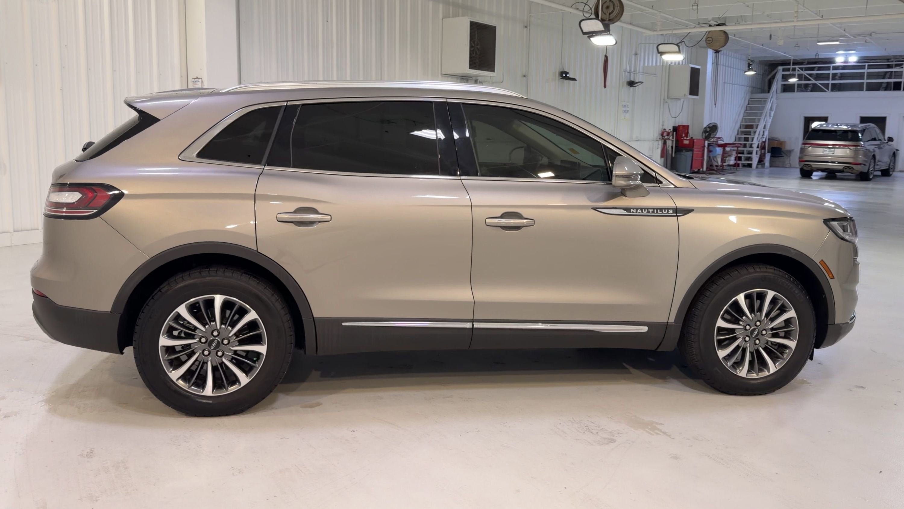 2023 Lincoln Nautilus Standard