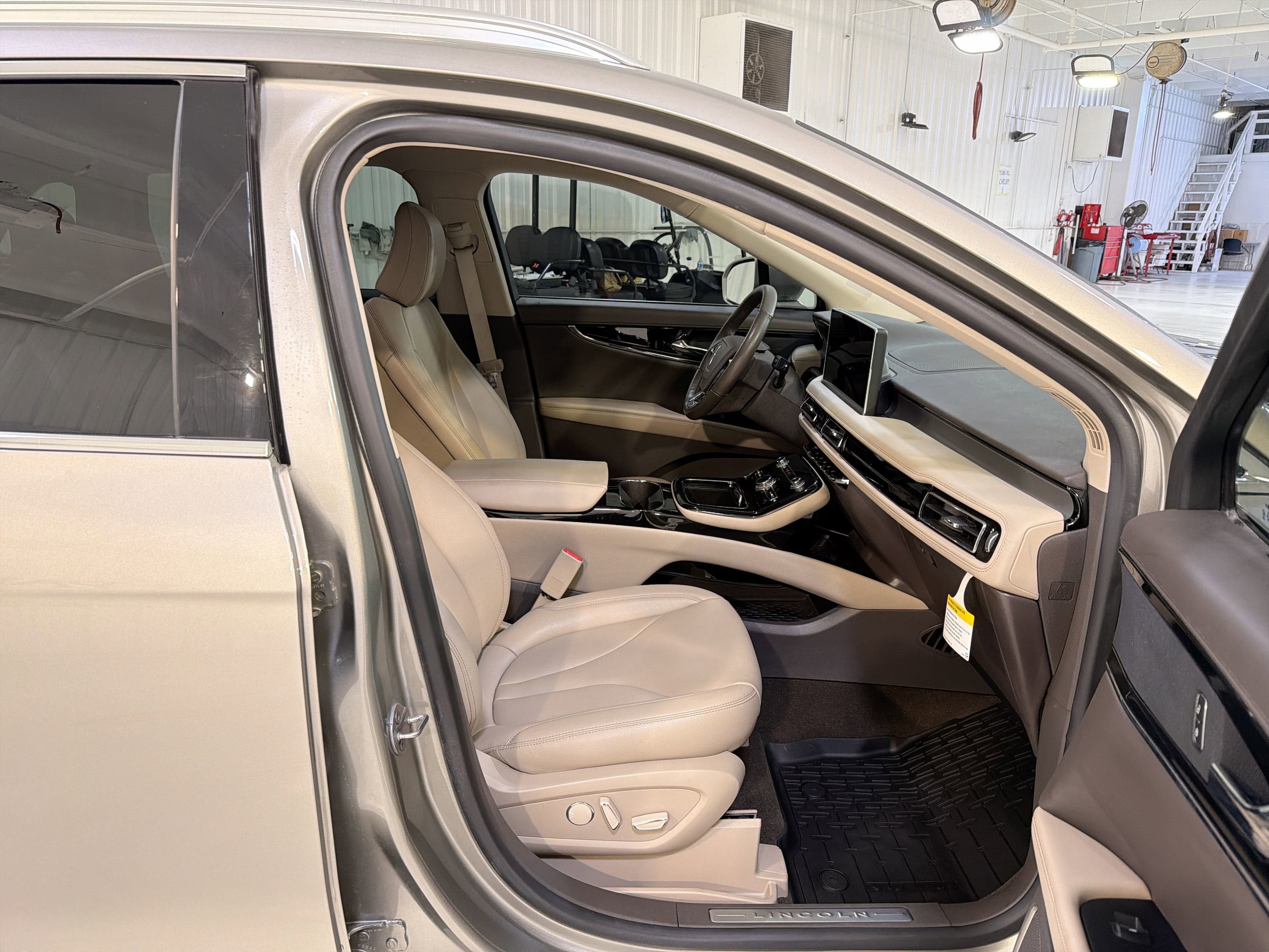 2023 Lincoln Nautilus Standard