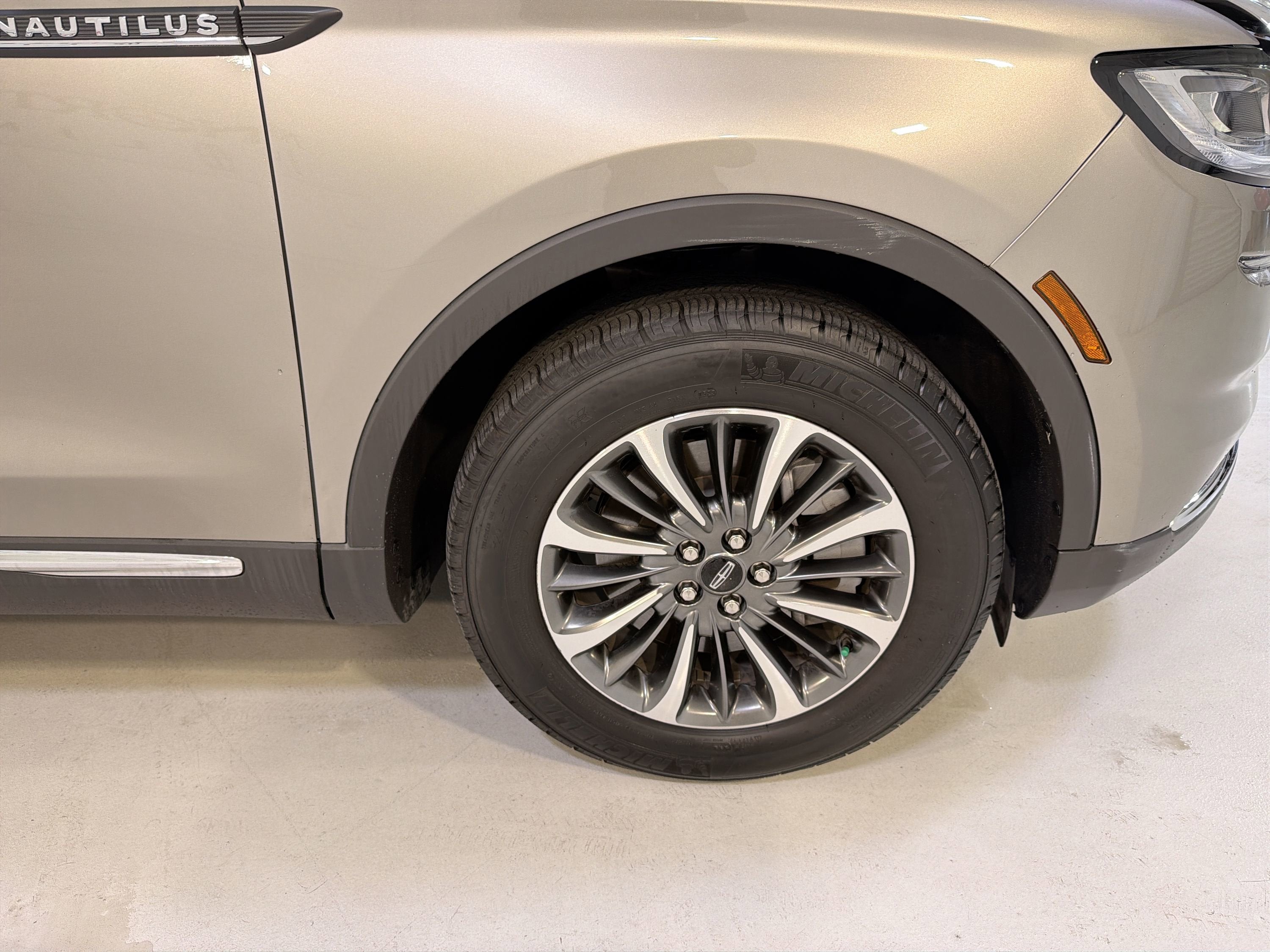 2023 Lincoln Nautilus Standard