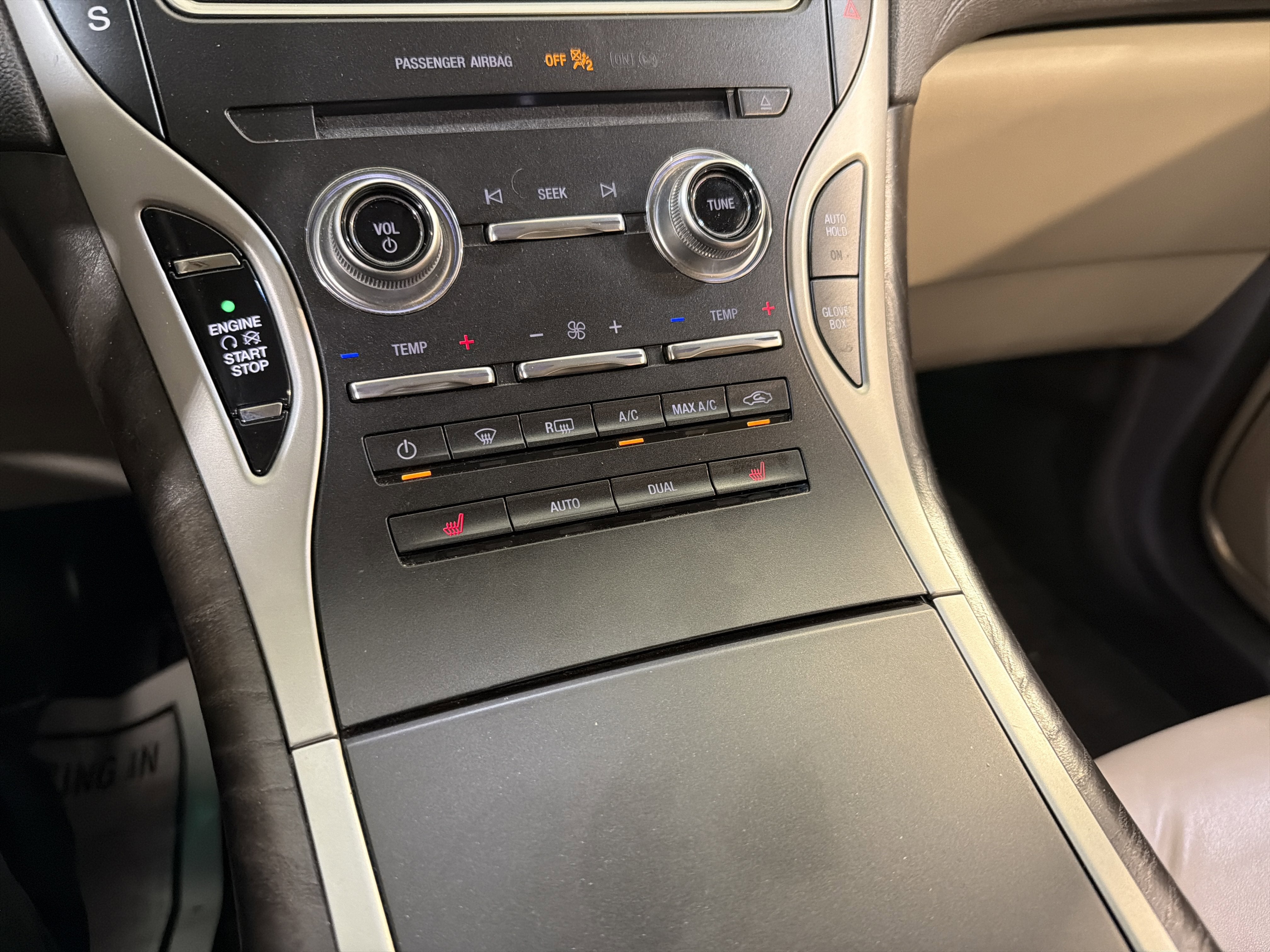 2019 Lincoln Nautilus Select