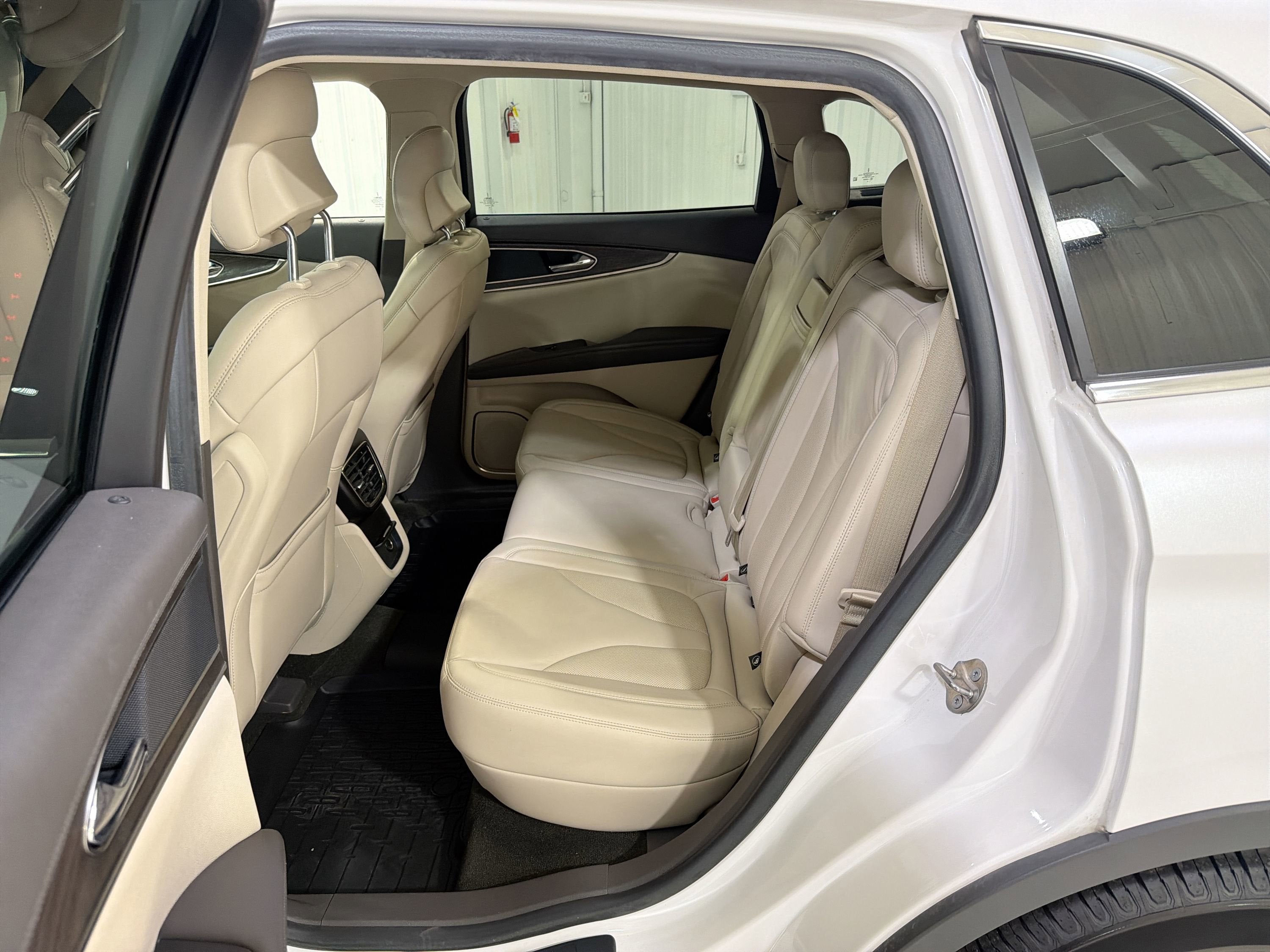 2019 Lincoln Nautilus Select