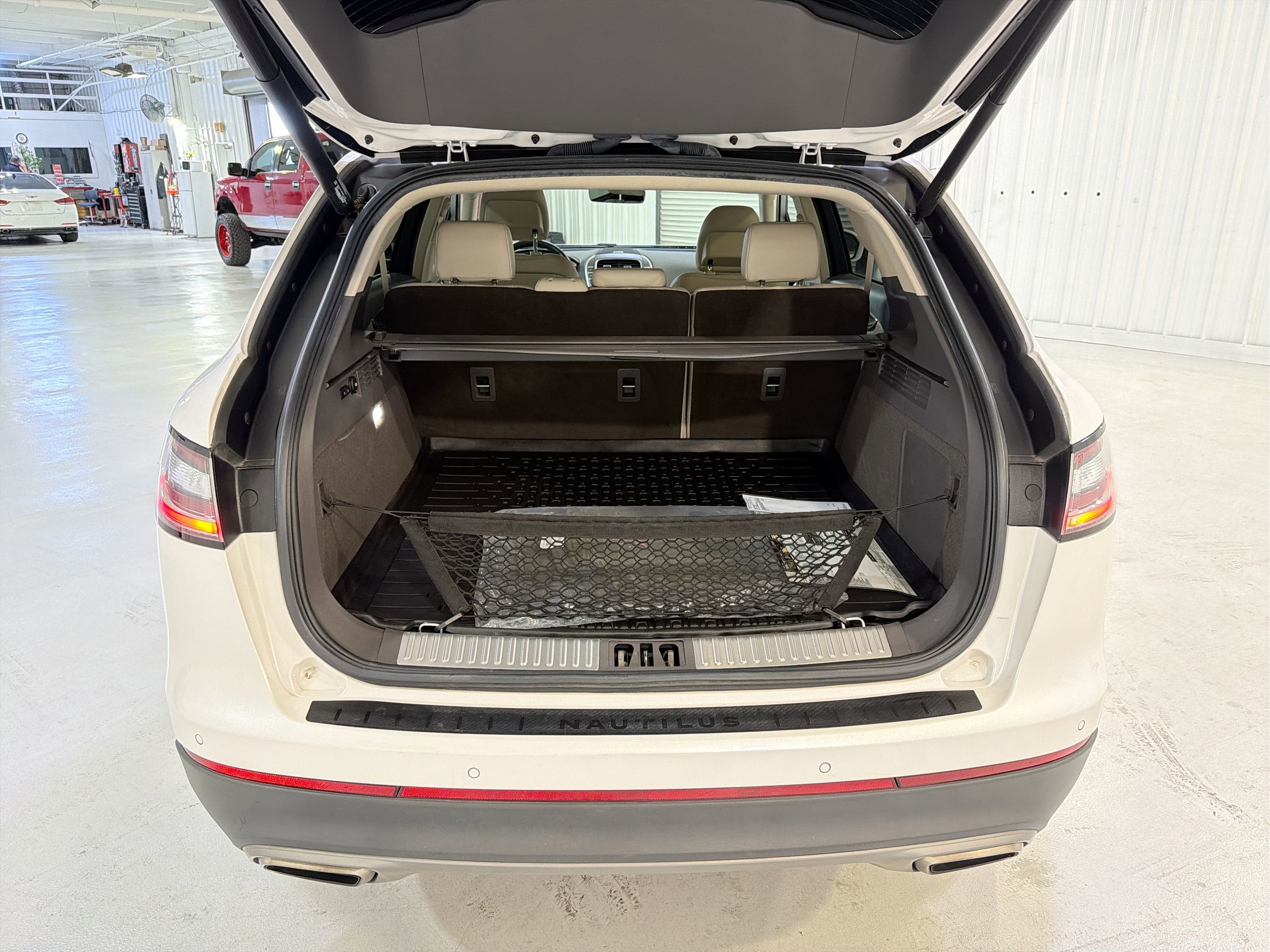 2019 Lincoln Nautilus Select