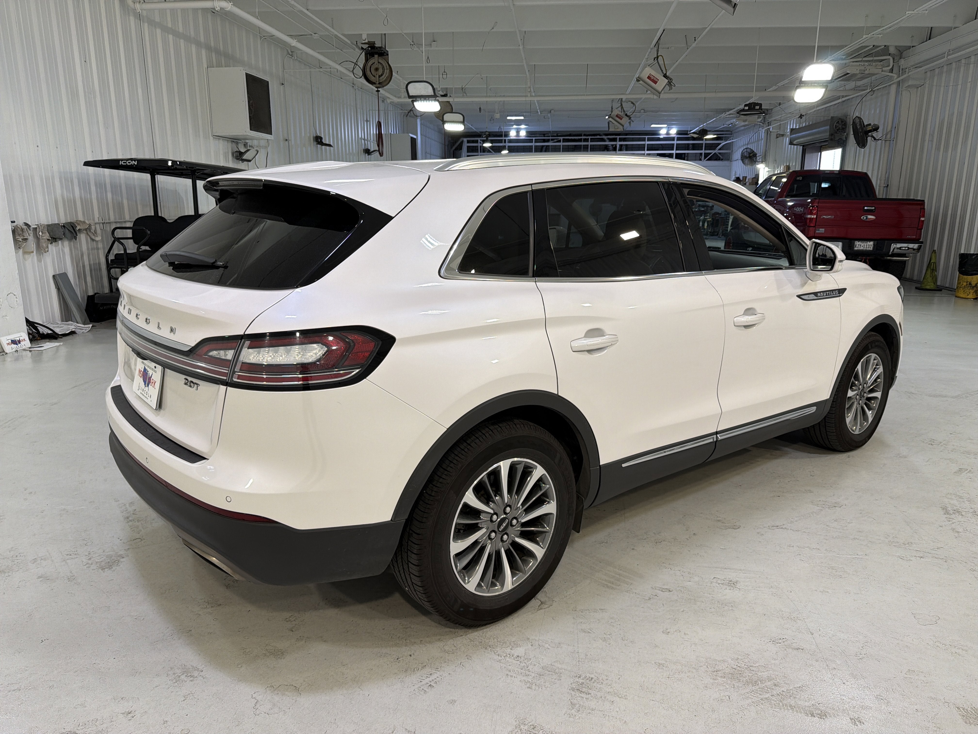 2019 Lincoln Nautilus Select