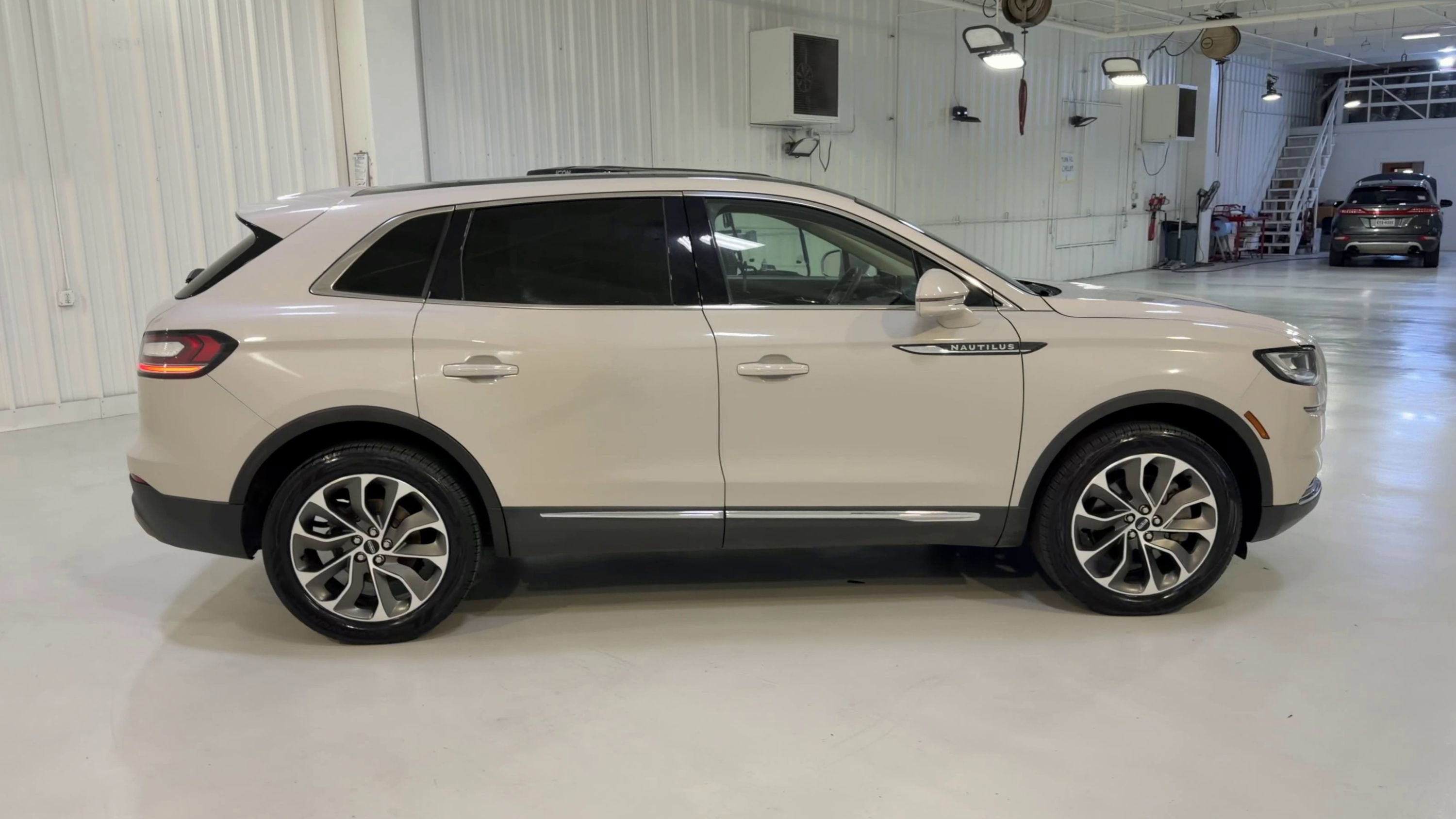 2022 Lincoln Nautilus Reserve