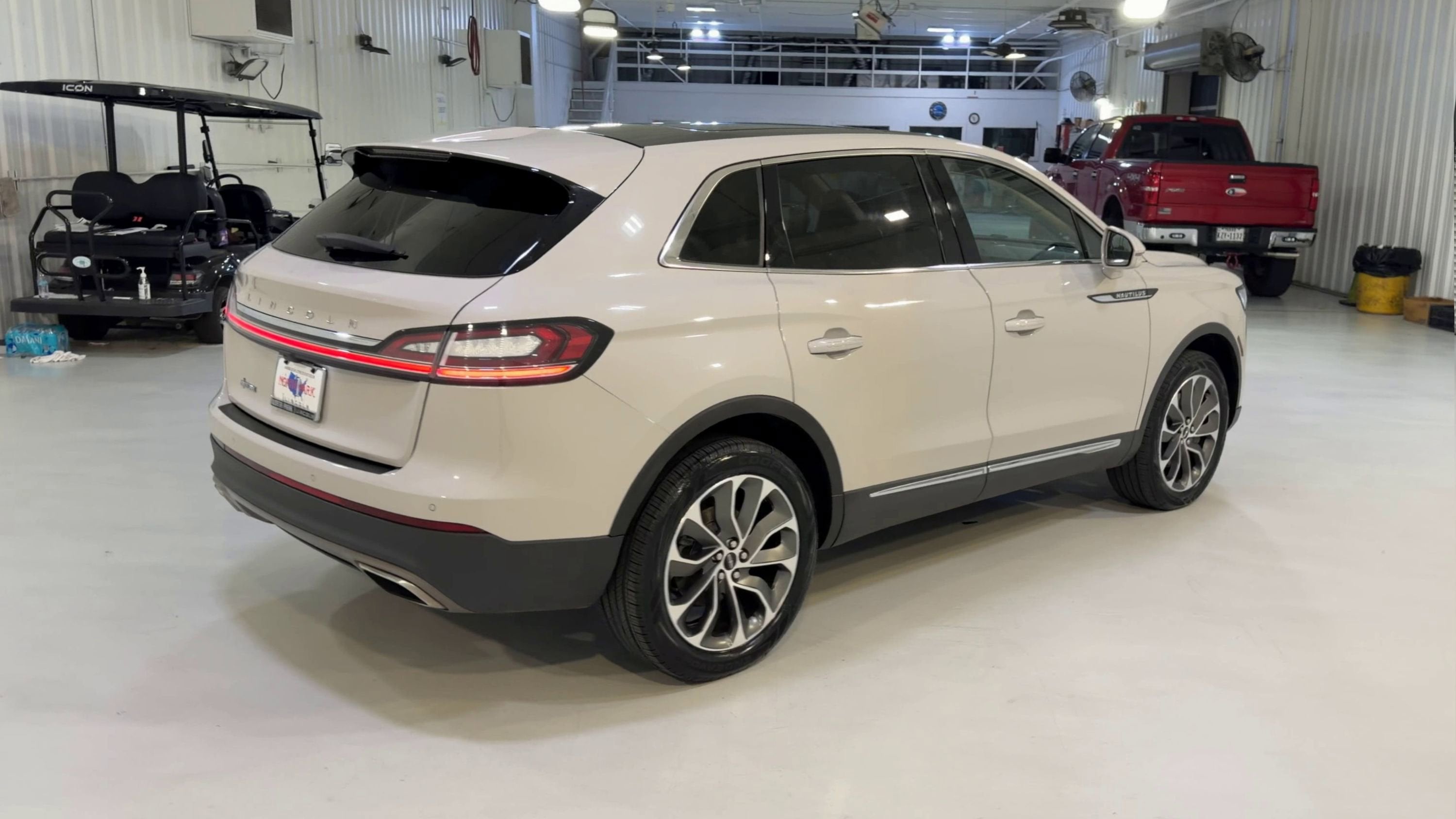 2022 Lincoln Nautilus Reserve