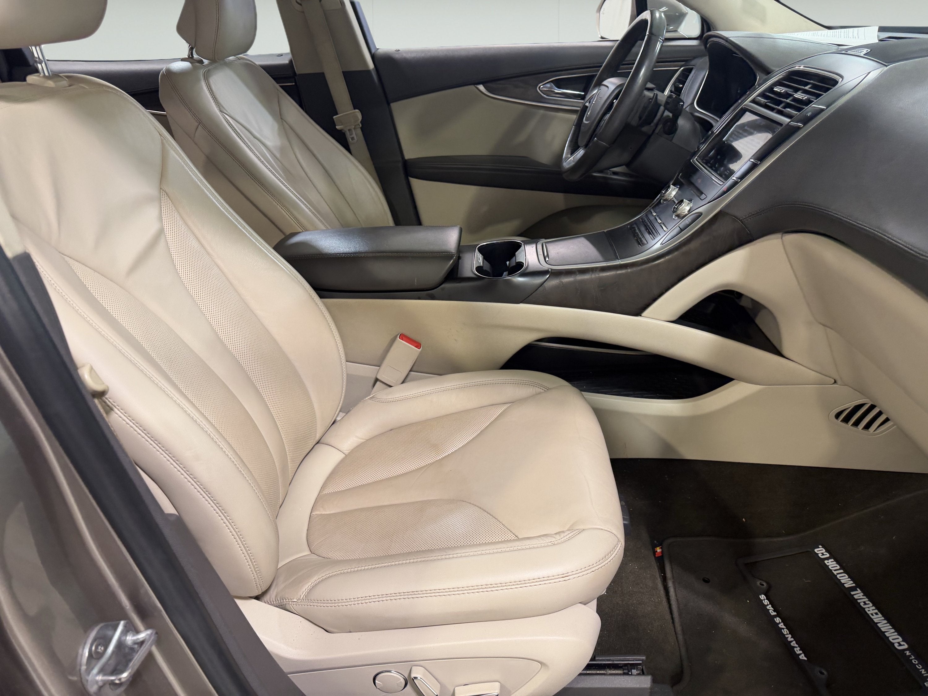 2019 Lincoln Nautilus Select