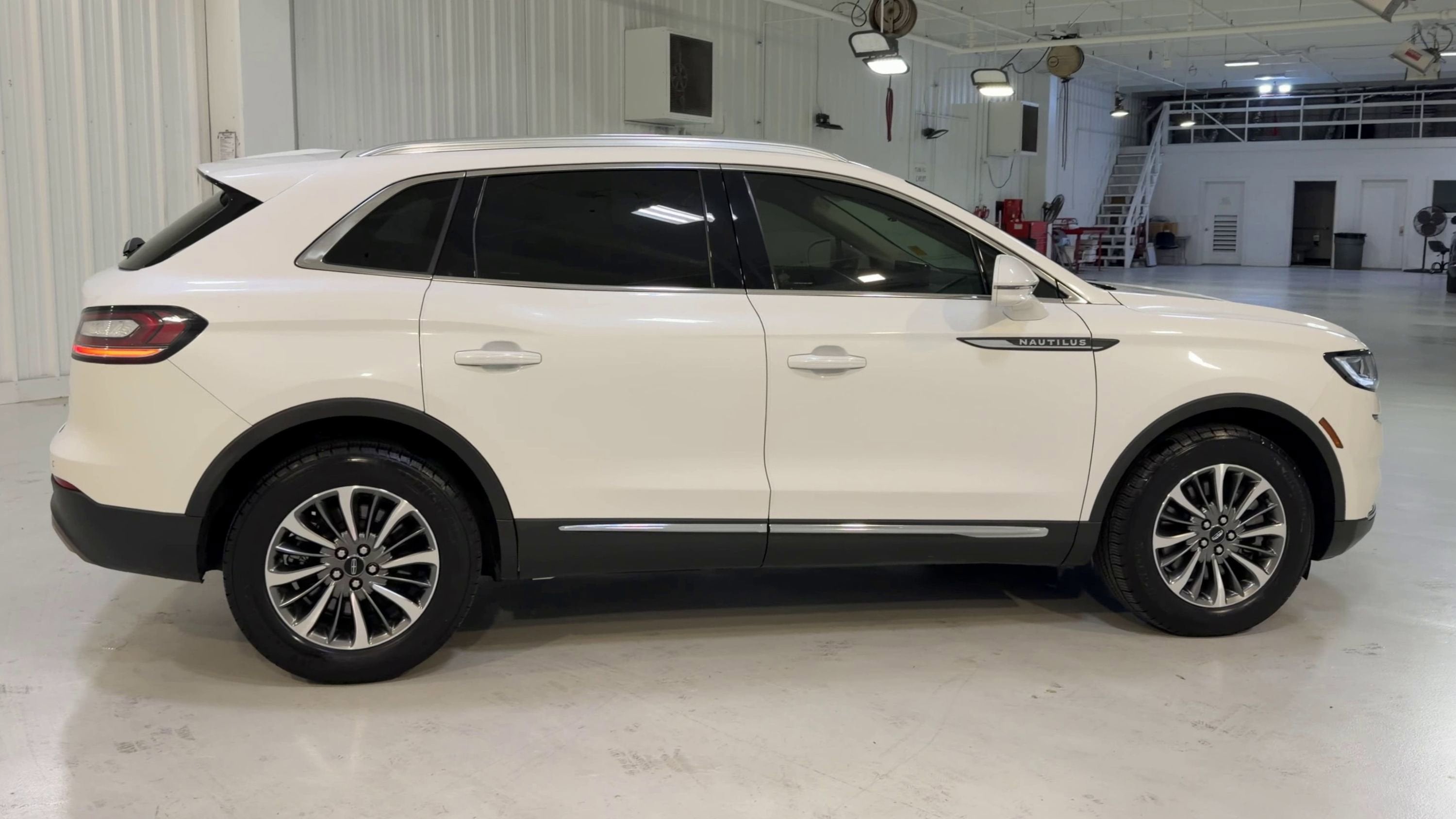 2023 Lincoln Nautilus Standard