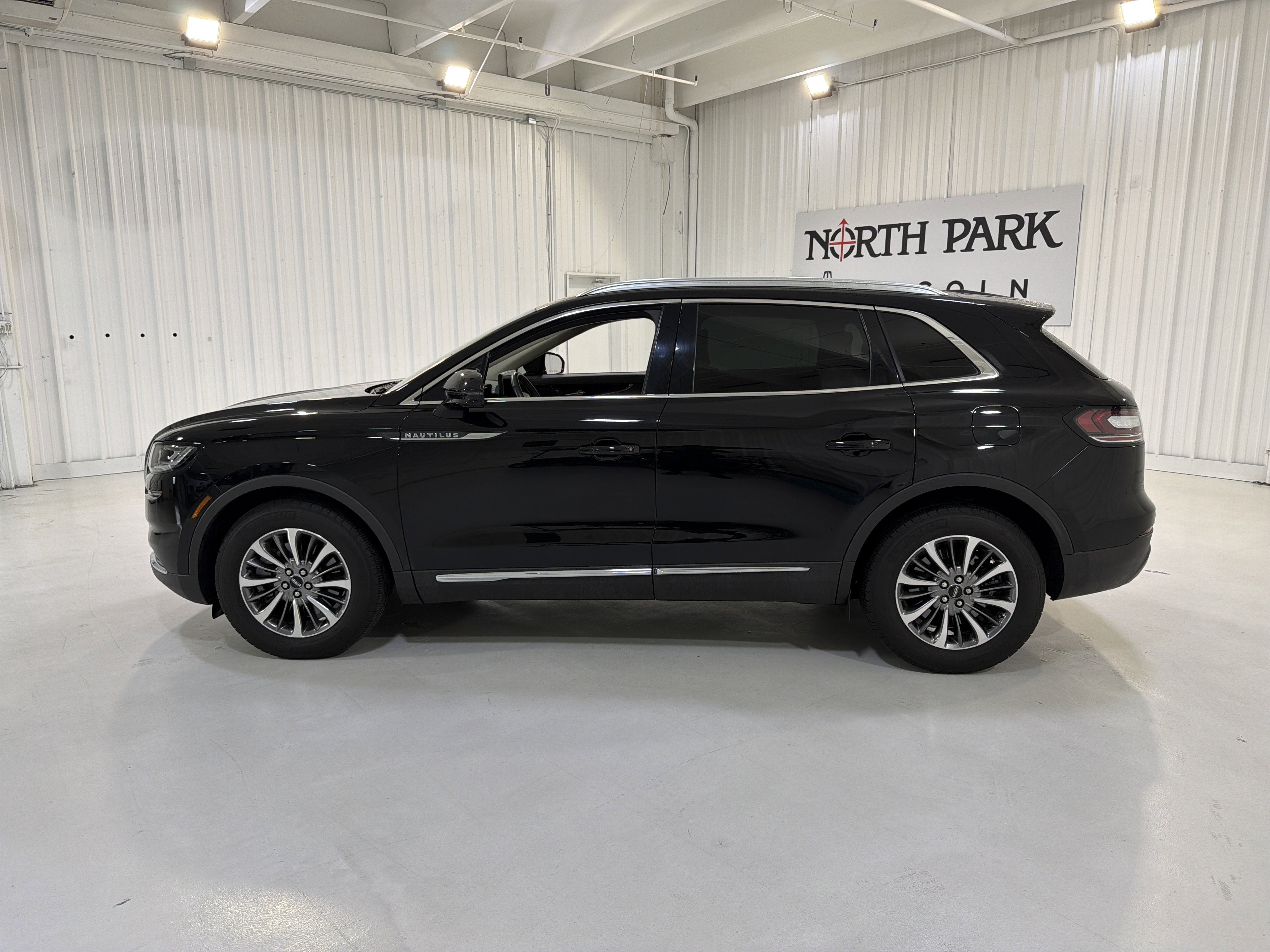 2023 Lincoln Nautilus Standard