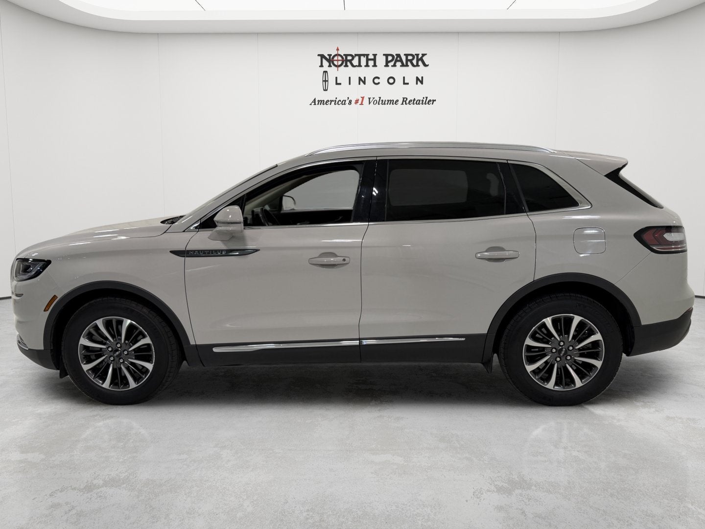 2023 Lincoln Nautilus Standard