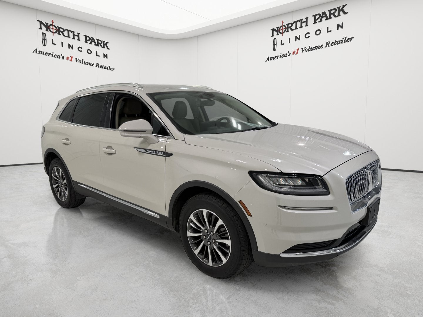 2023 Lincoln Nautilus Standard
