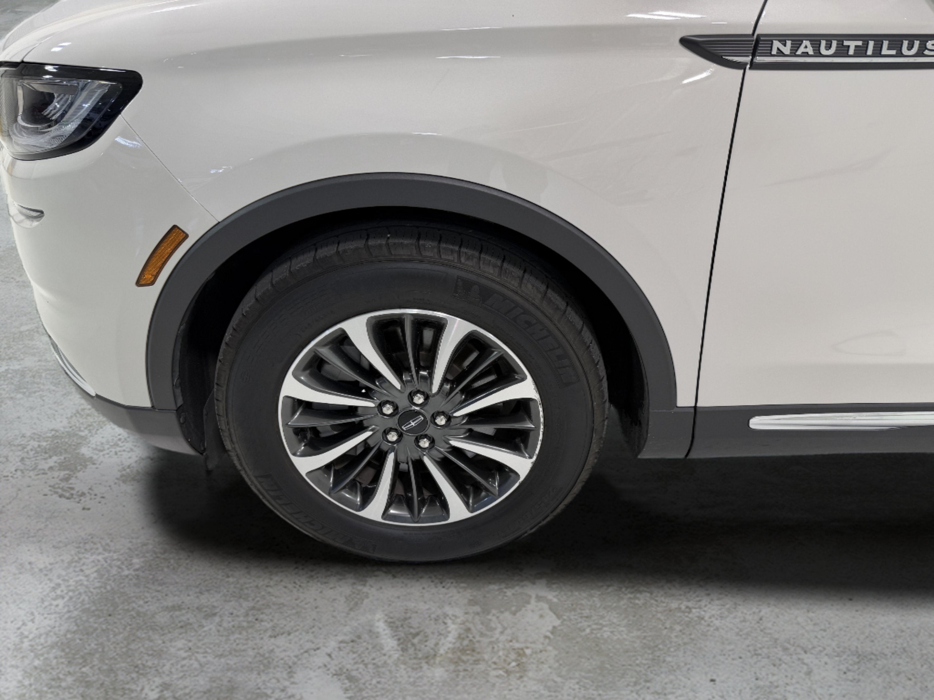 2023 Lincoln Nautilus Standard