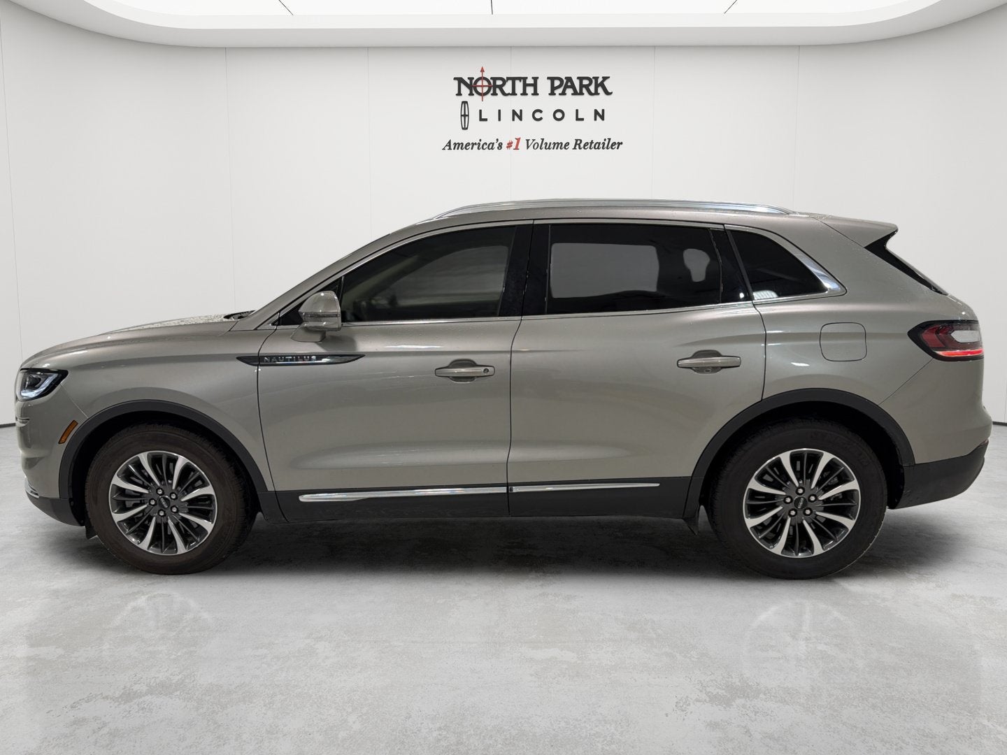 2023 Lincoln Nautilus Standard
