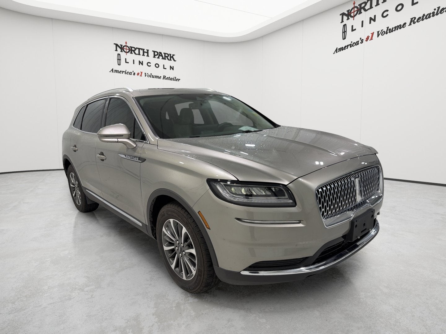2023 Lincoln Nautilus Standard