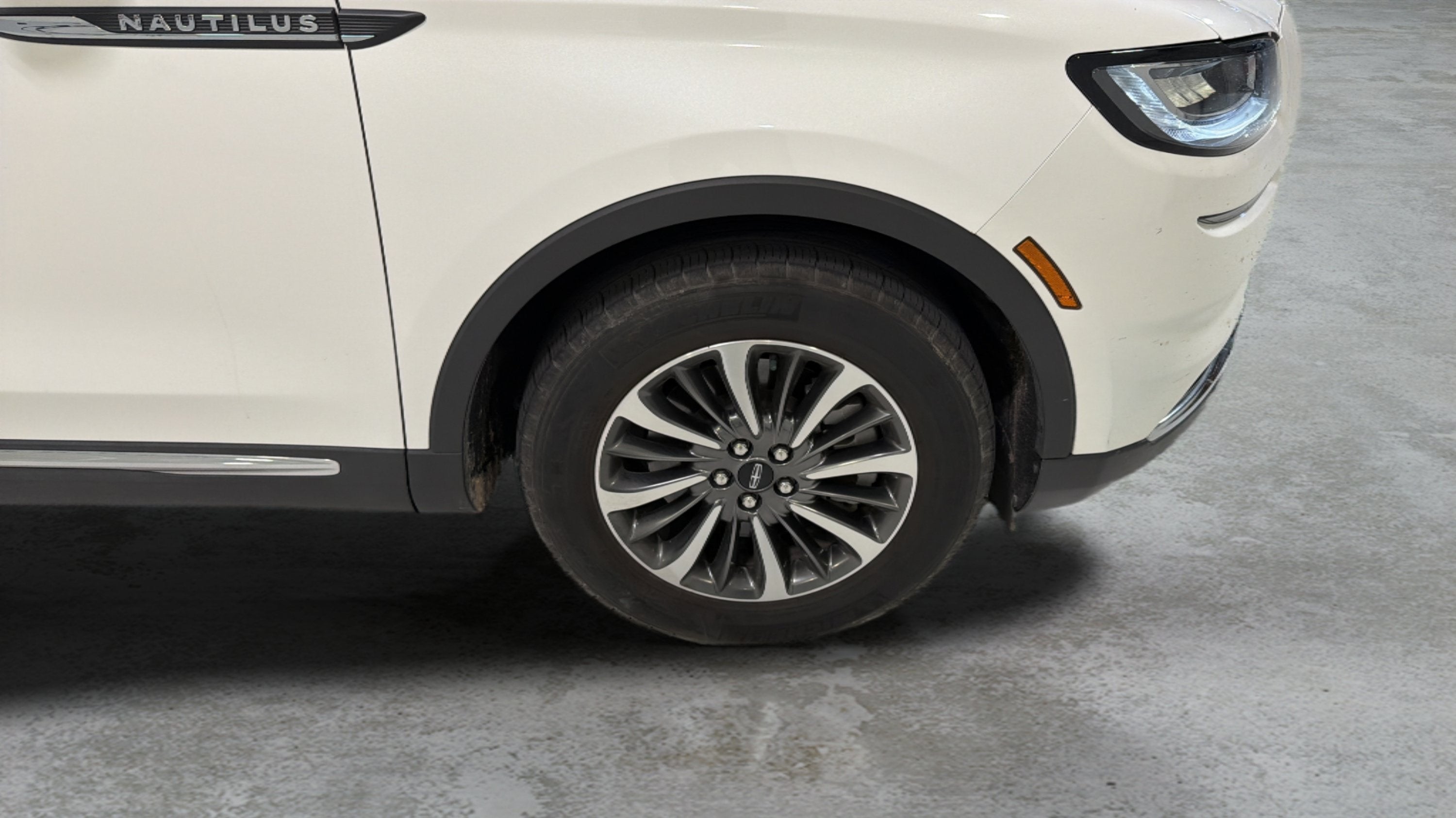 2023 Lincoln Nautilus Standard
