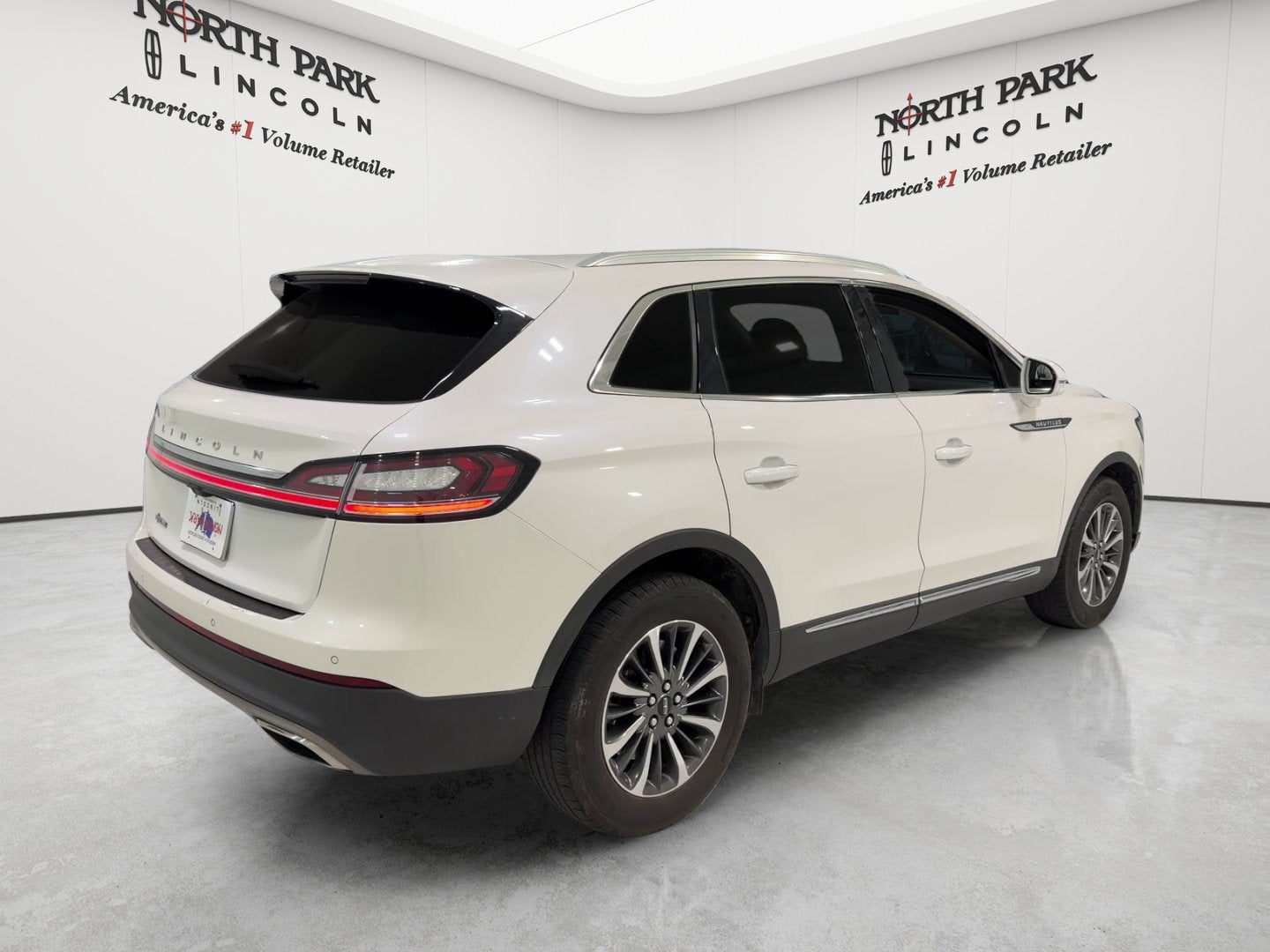 2023 Lincoln Nautilus Standard