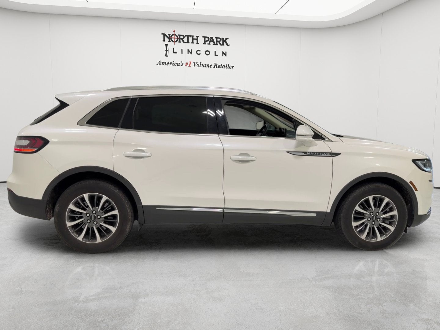 2023 Lincoln Nautilus Standard