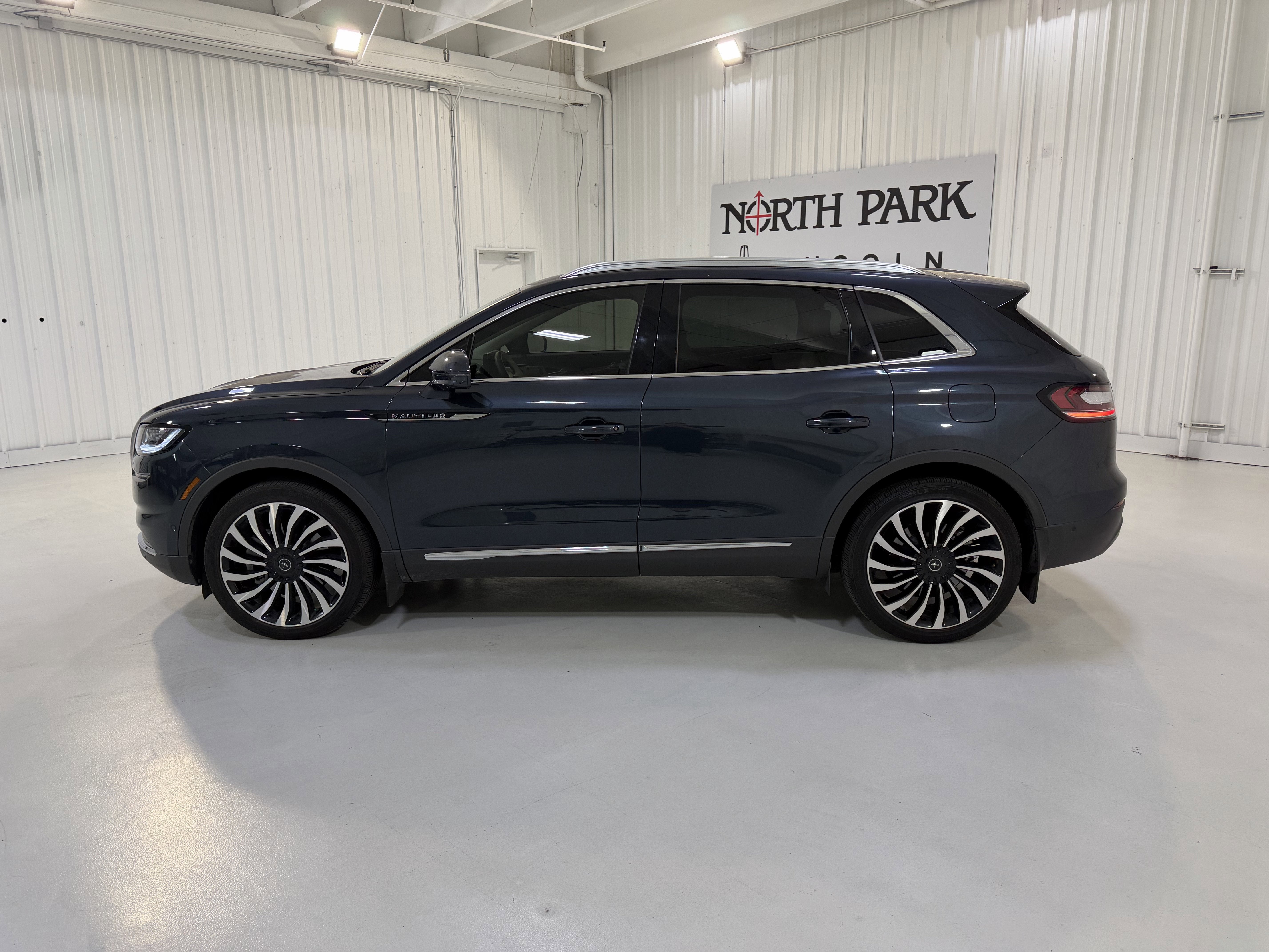 2022 Lincoln Nautilus Black Label