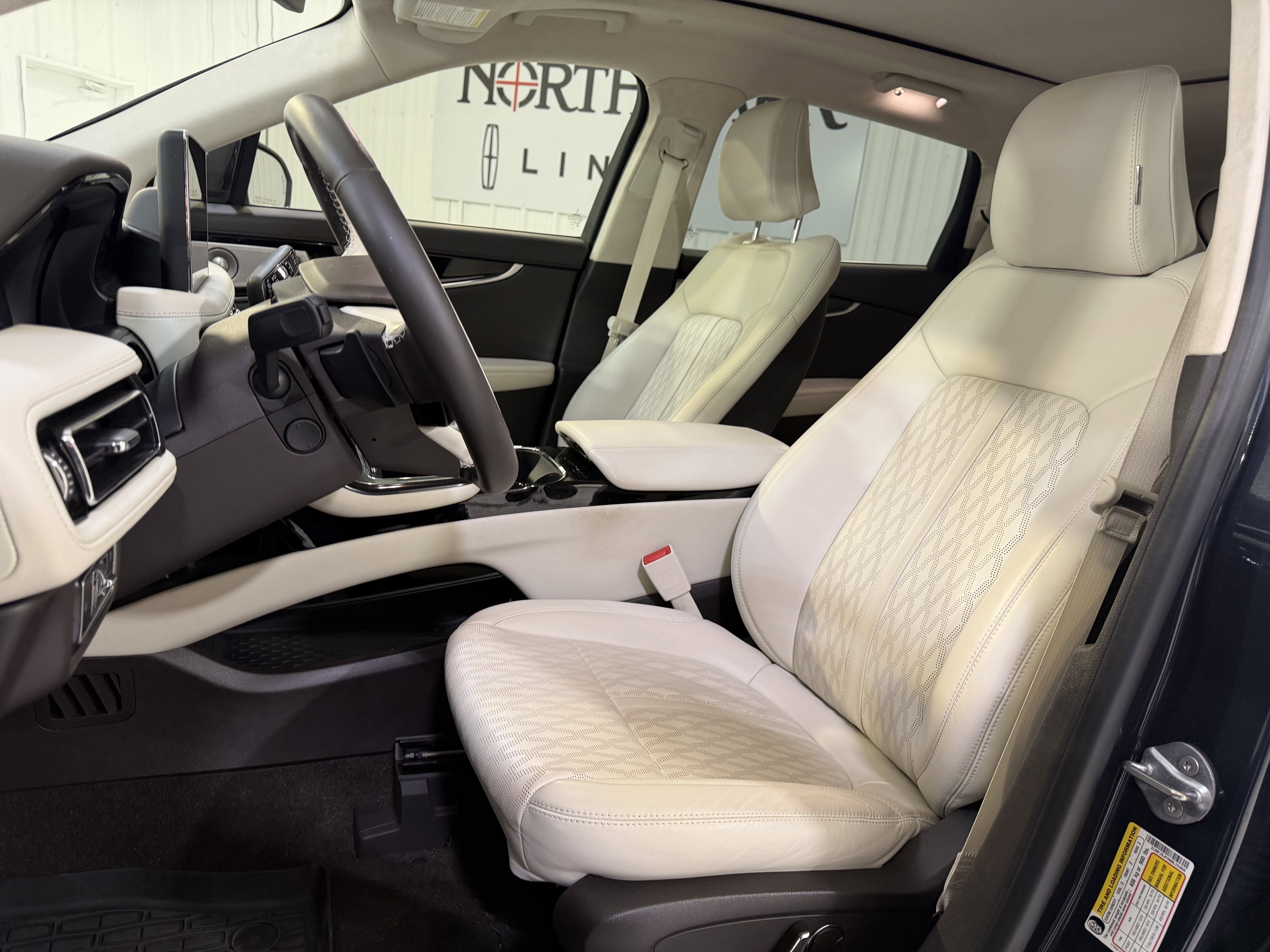 2022 Lincoln Nautilus Black Label