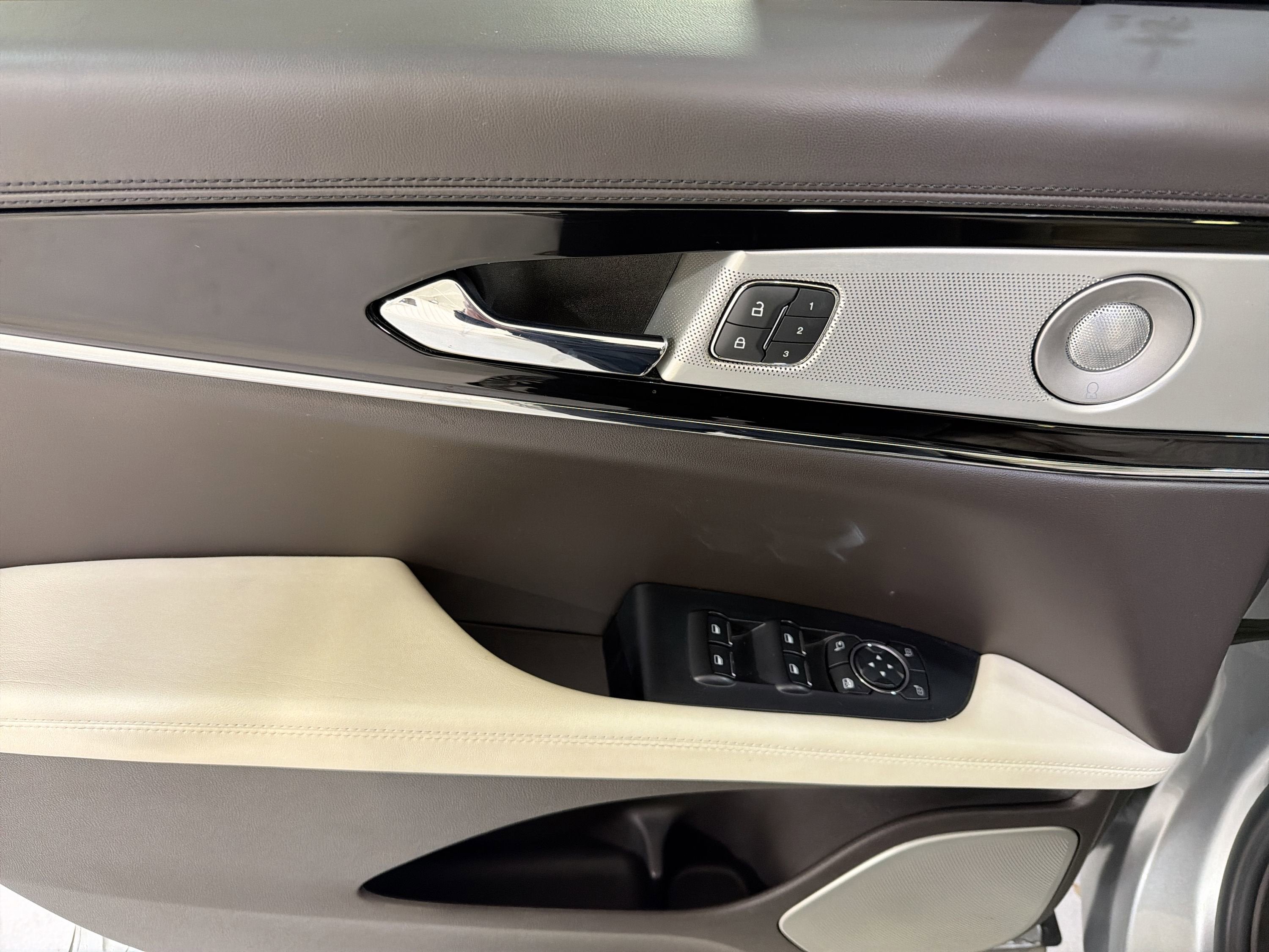 2022 Lincoln Nautilus Black Label