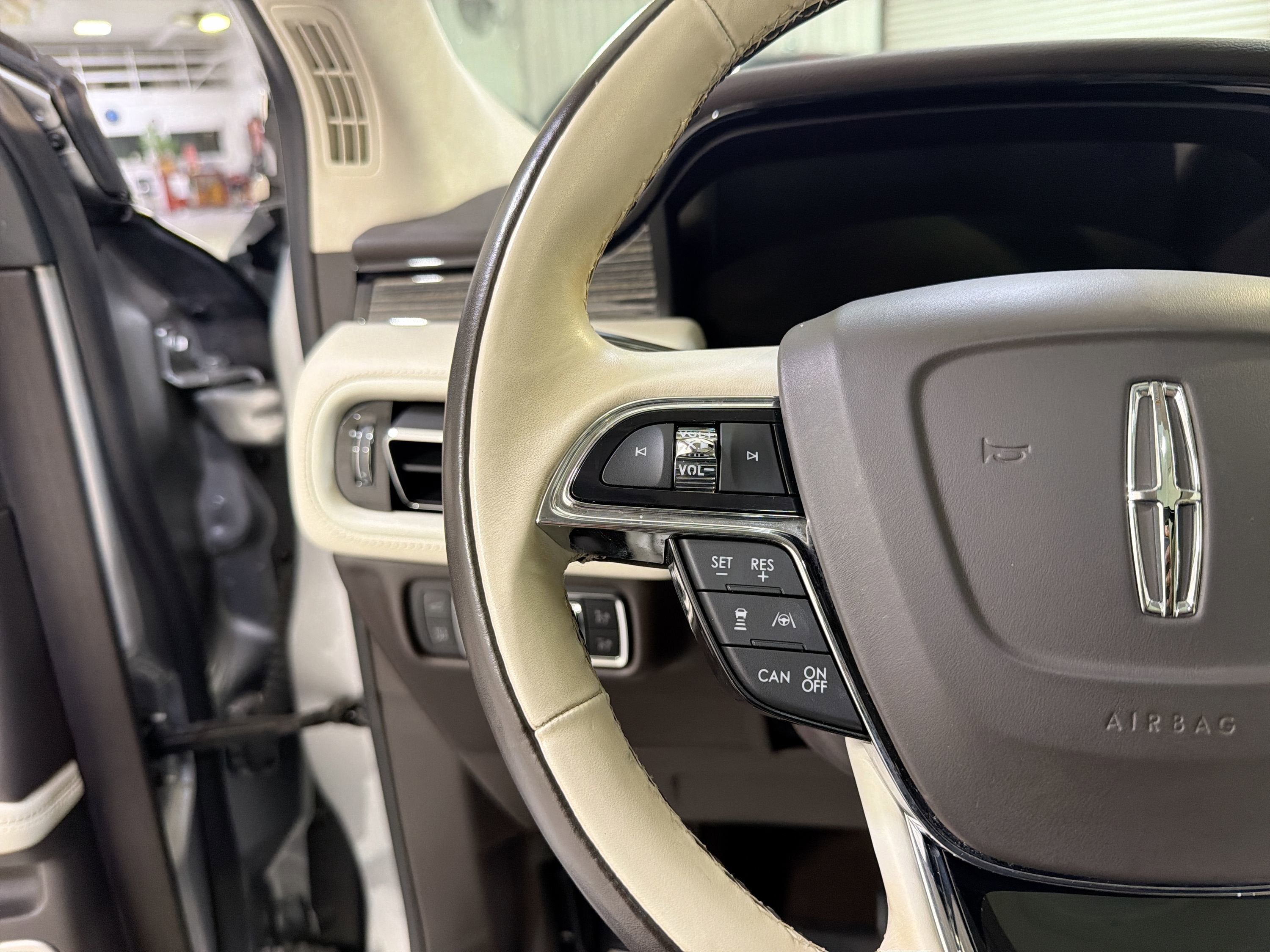 2022 Lincoln Nautilus Black Label