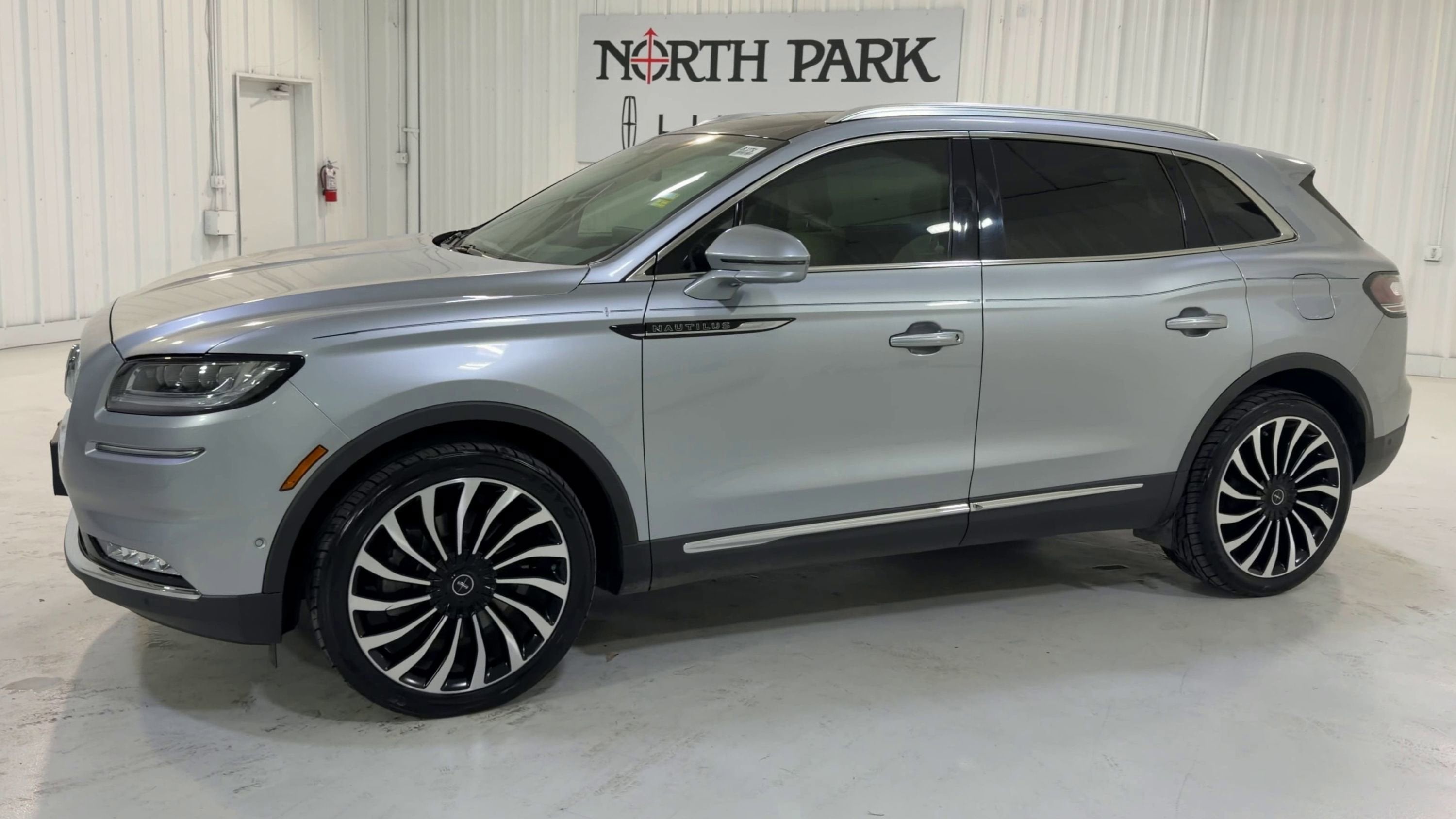 2022 Lincoln Nautilus Black Label