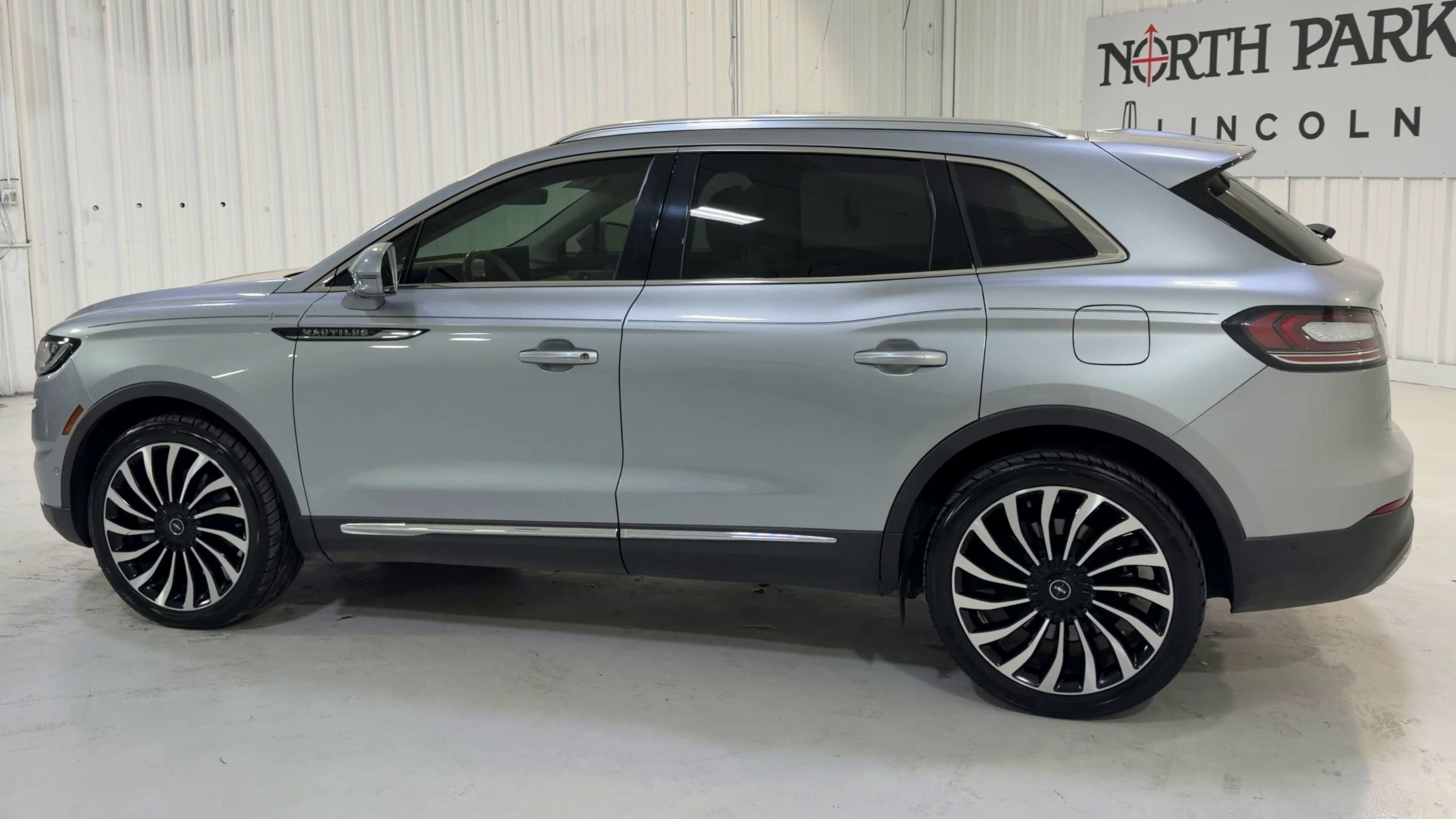 2022 Lincoln Nautilus Black Label