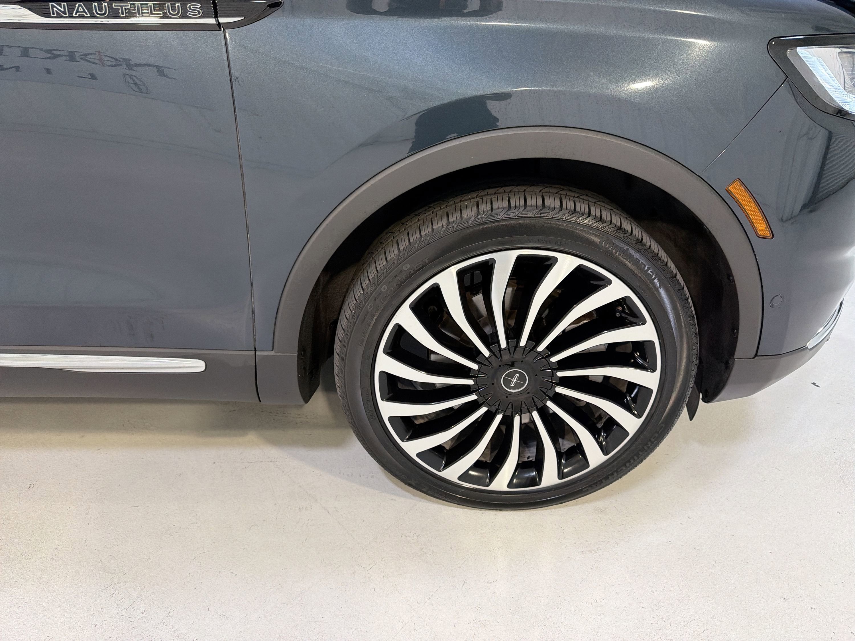 2022 Lincoln Nautilus Black Label