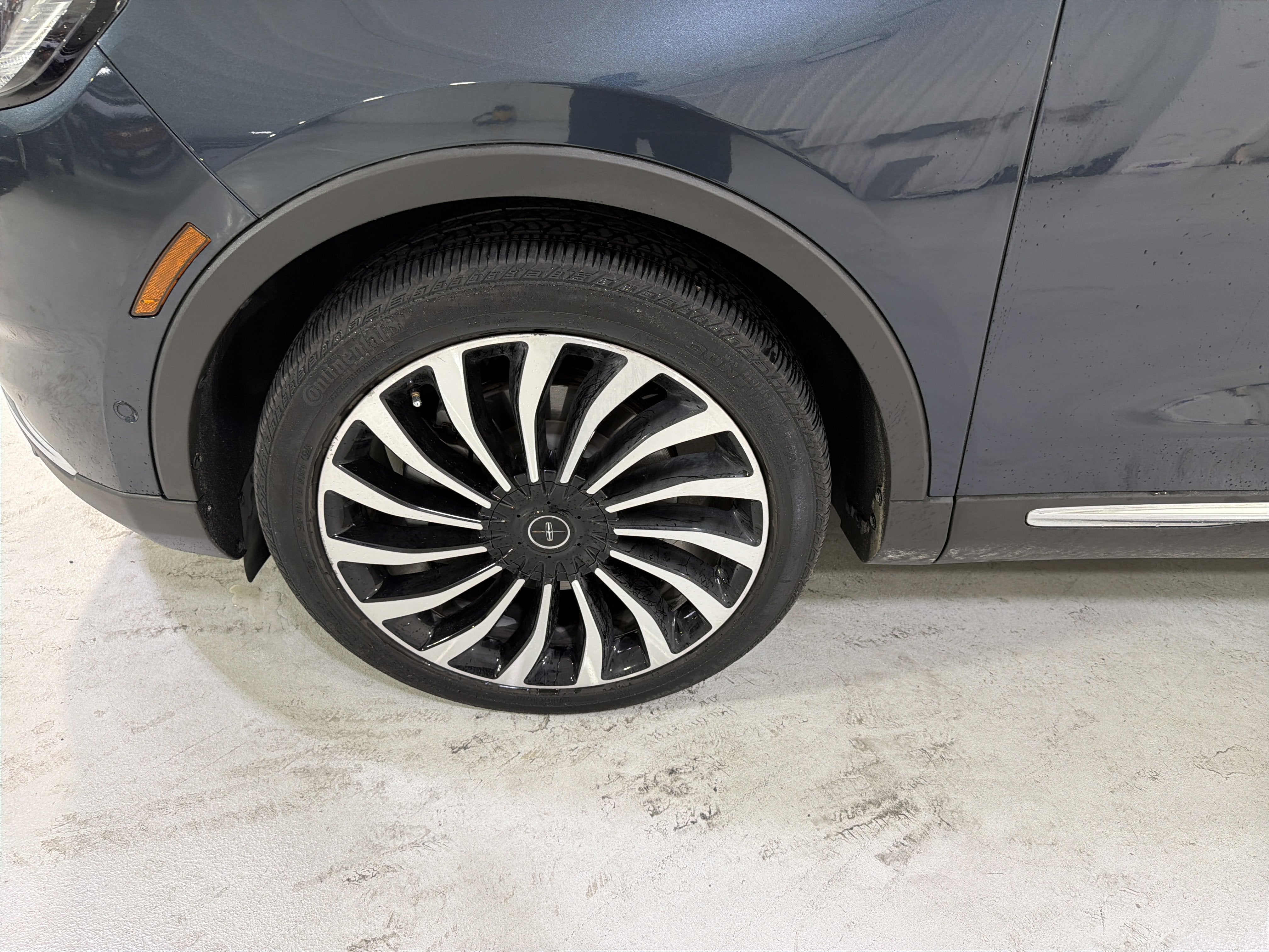 2022 Lincoln Nautilus Black Label