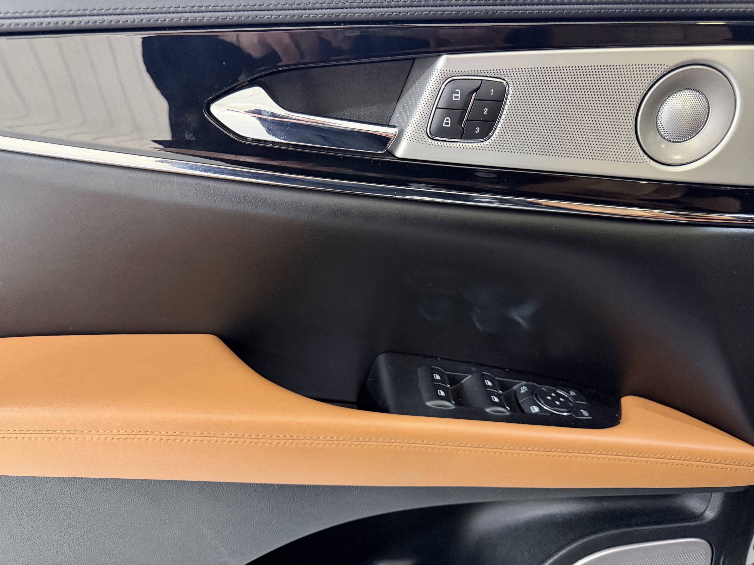 2023 Lincoln Nautilus Black Label