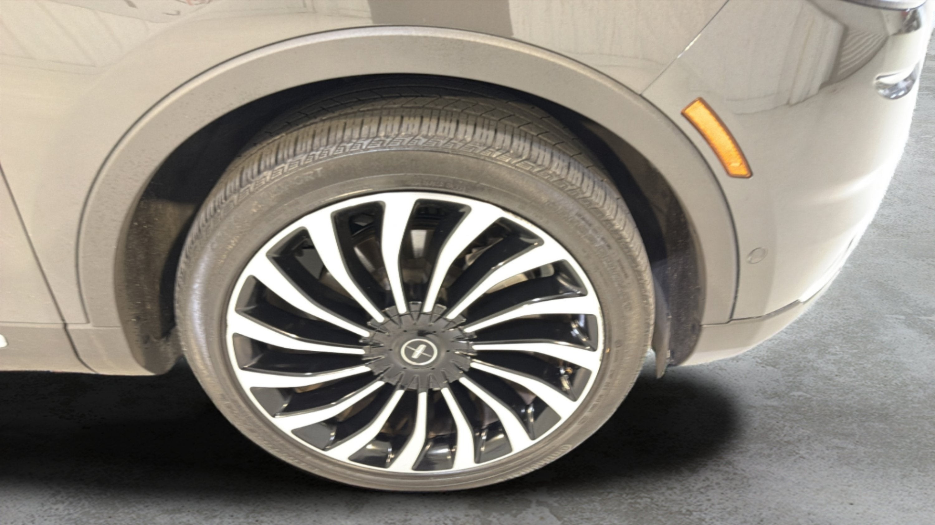 2023 Lincoln Nautilus Black Label