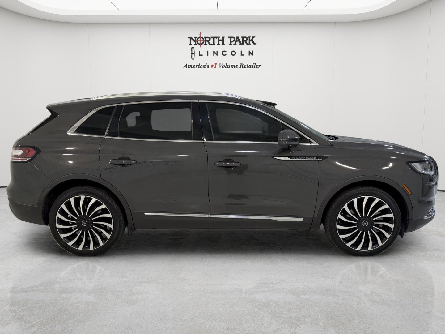 2023 Lincoln Nautilus Black Label