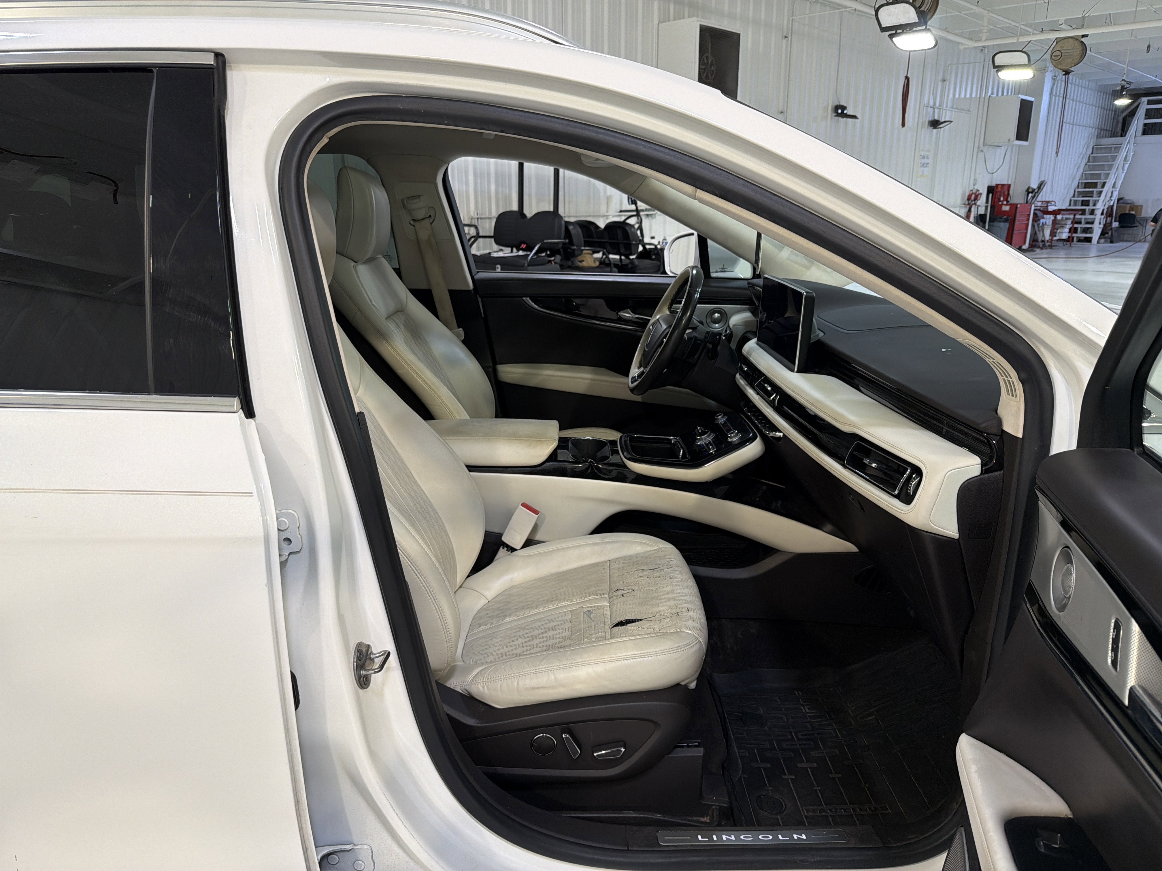 2022 Lincoln Nautilus Black Label