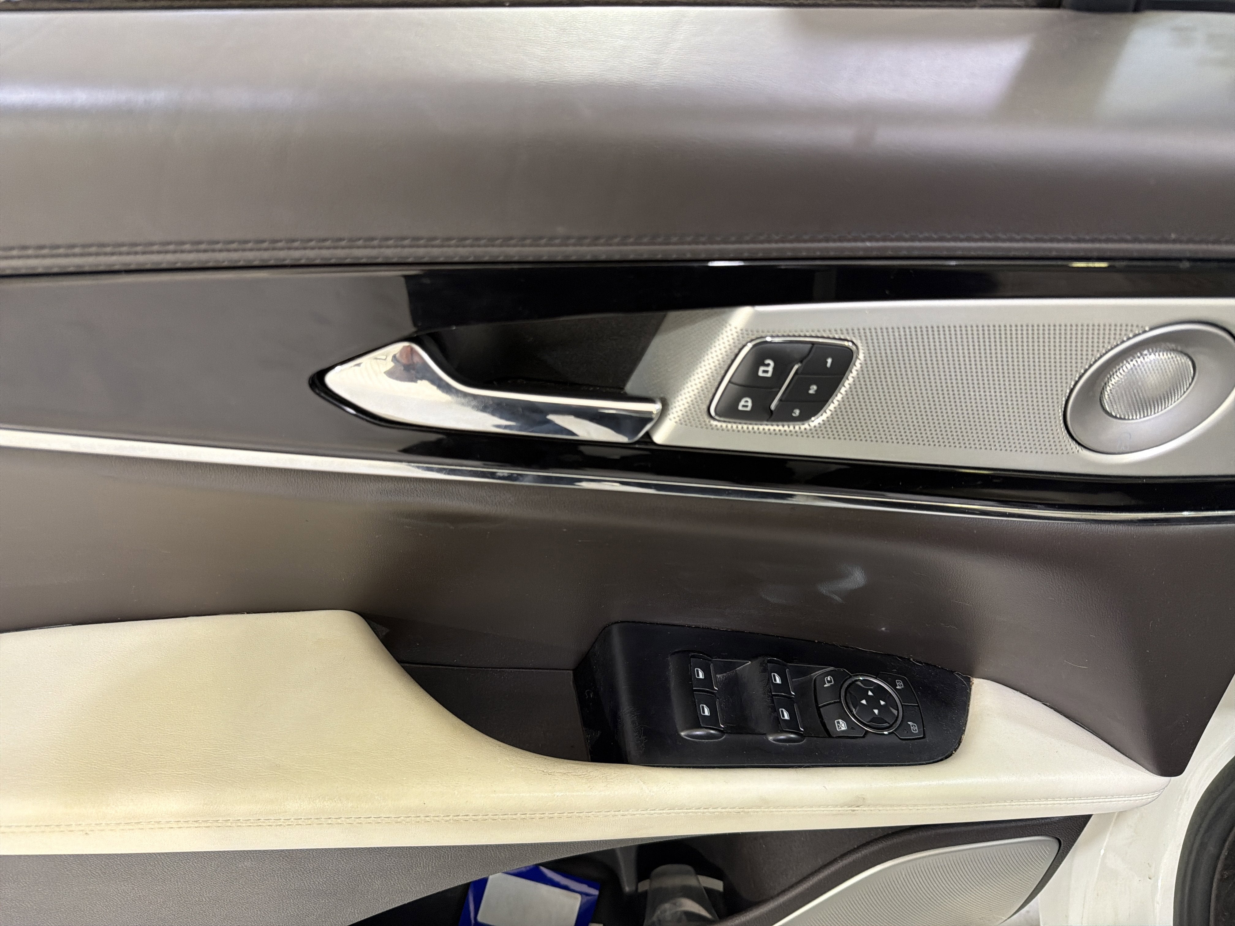 2022 Lincoln Nautilus Black Label