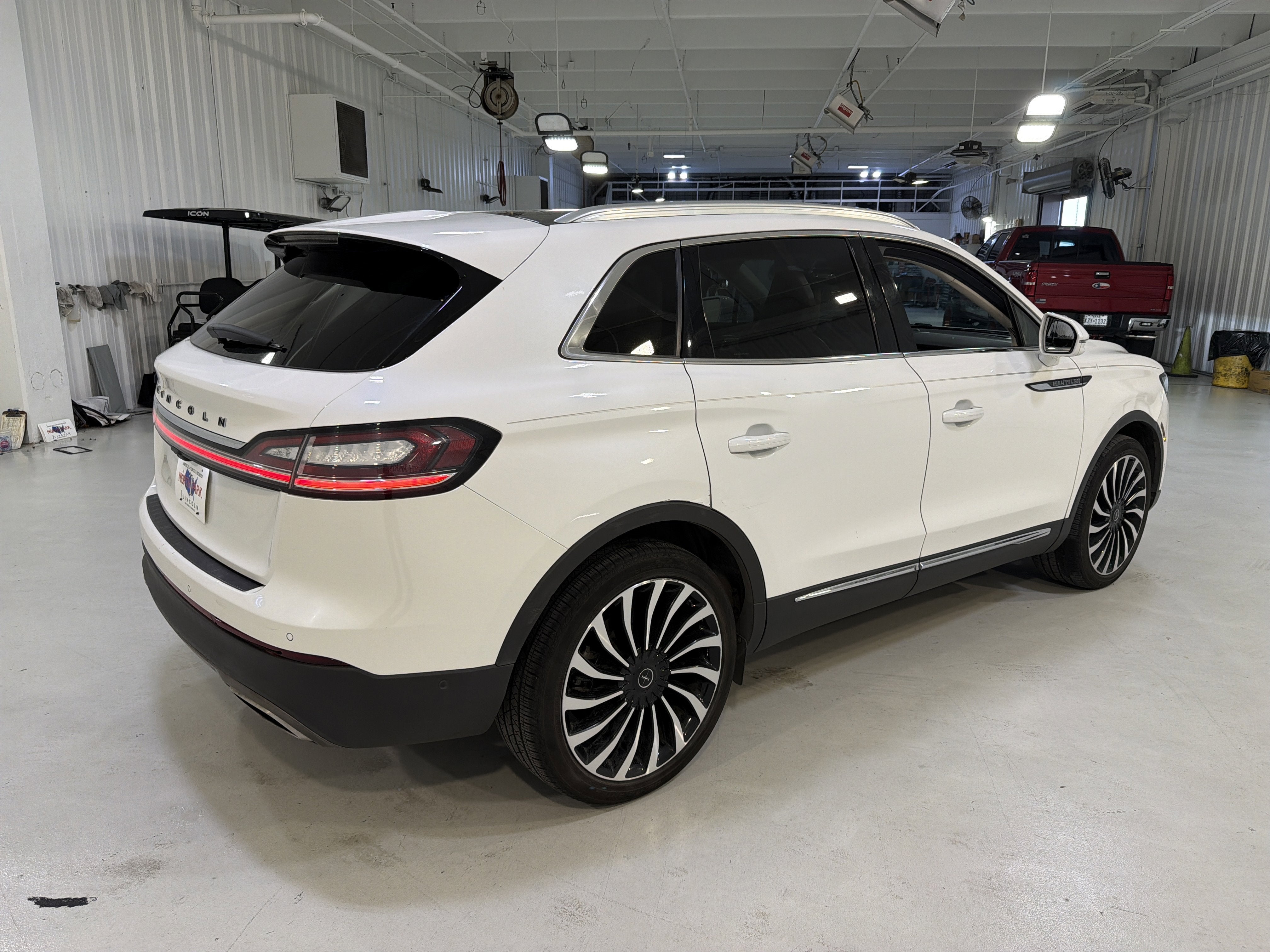 2022 Lincoln Nautilus Black Label