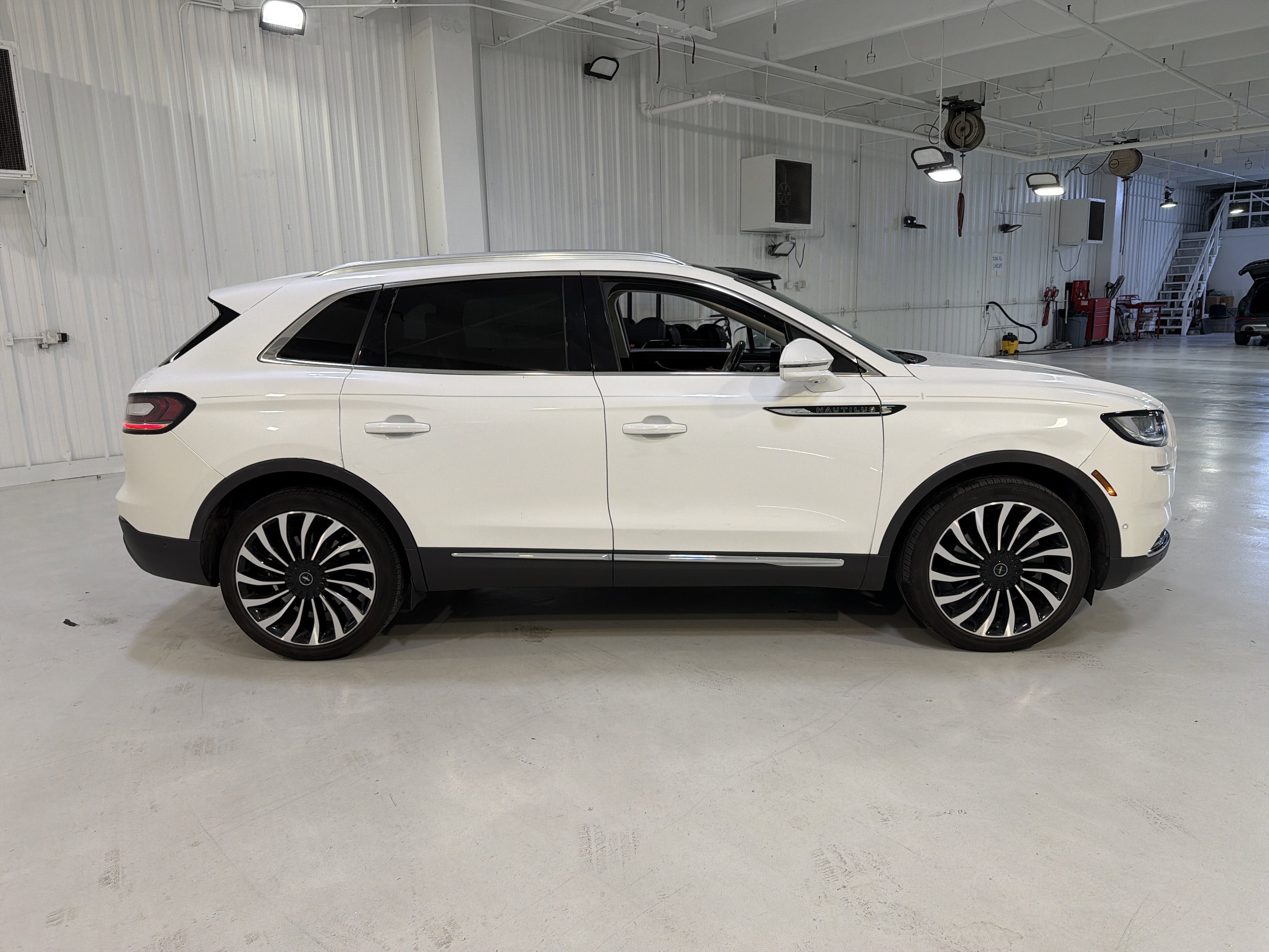 2022 Lincoln Nautilus Black Label