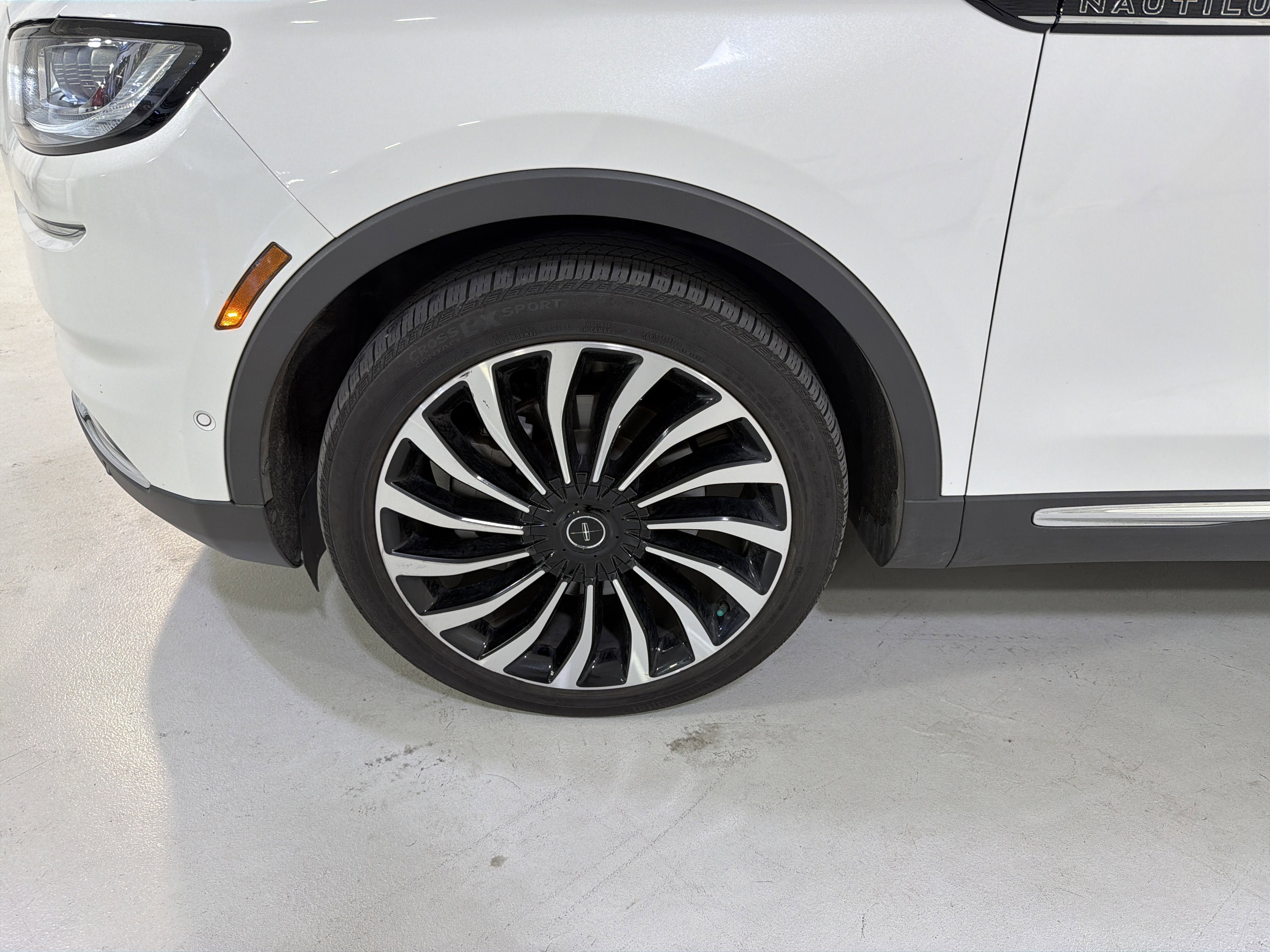 2022 Lincoln Nautilus Black Label