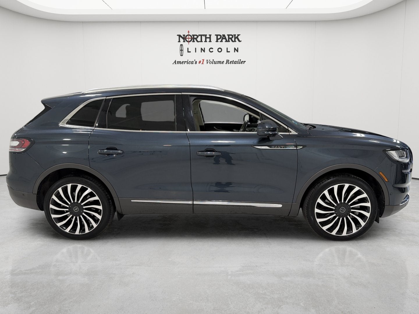 2023 Lincoln Nautilus Black Label