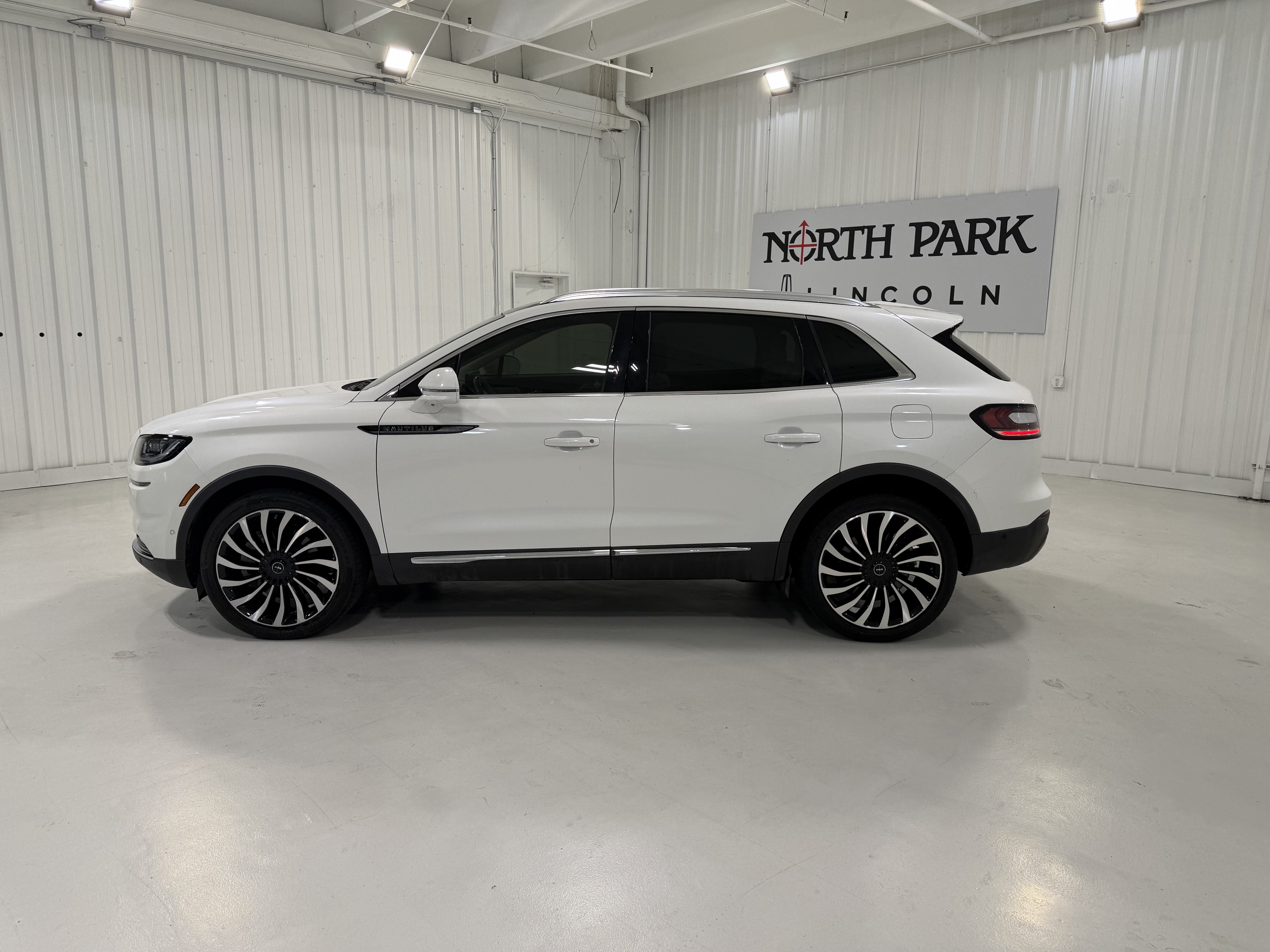 2022 Lincoln Nautilus Black Label