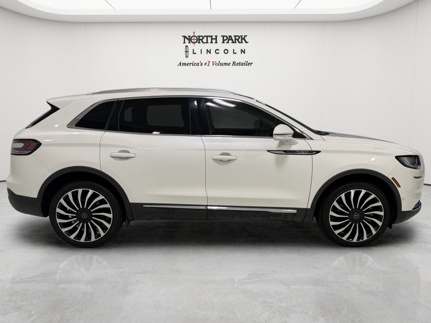 2022 Lincoln Nautilus Black Label
