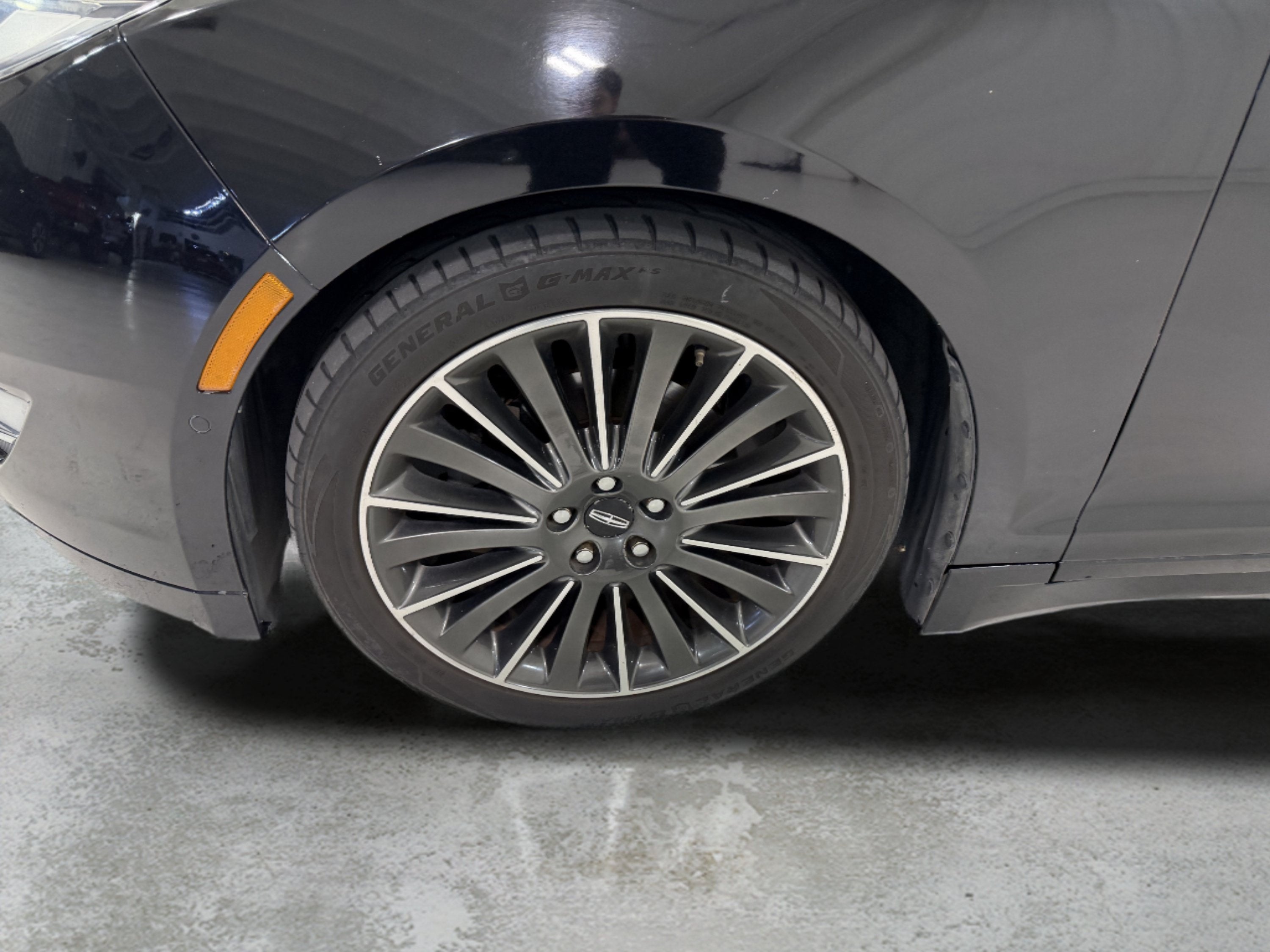 2016 Lincoln MKZ Base