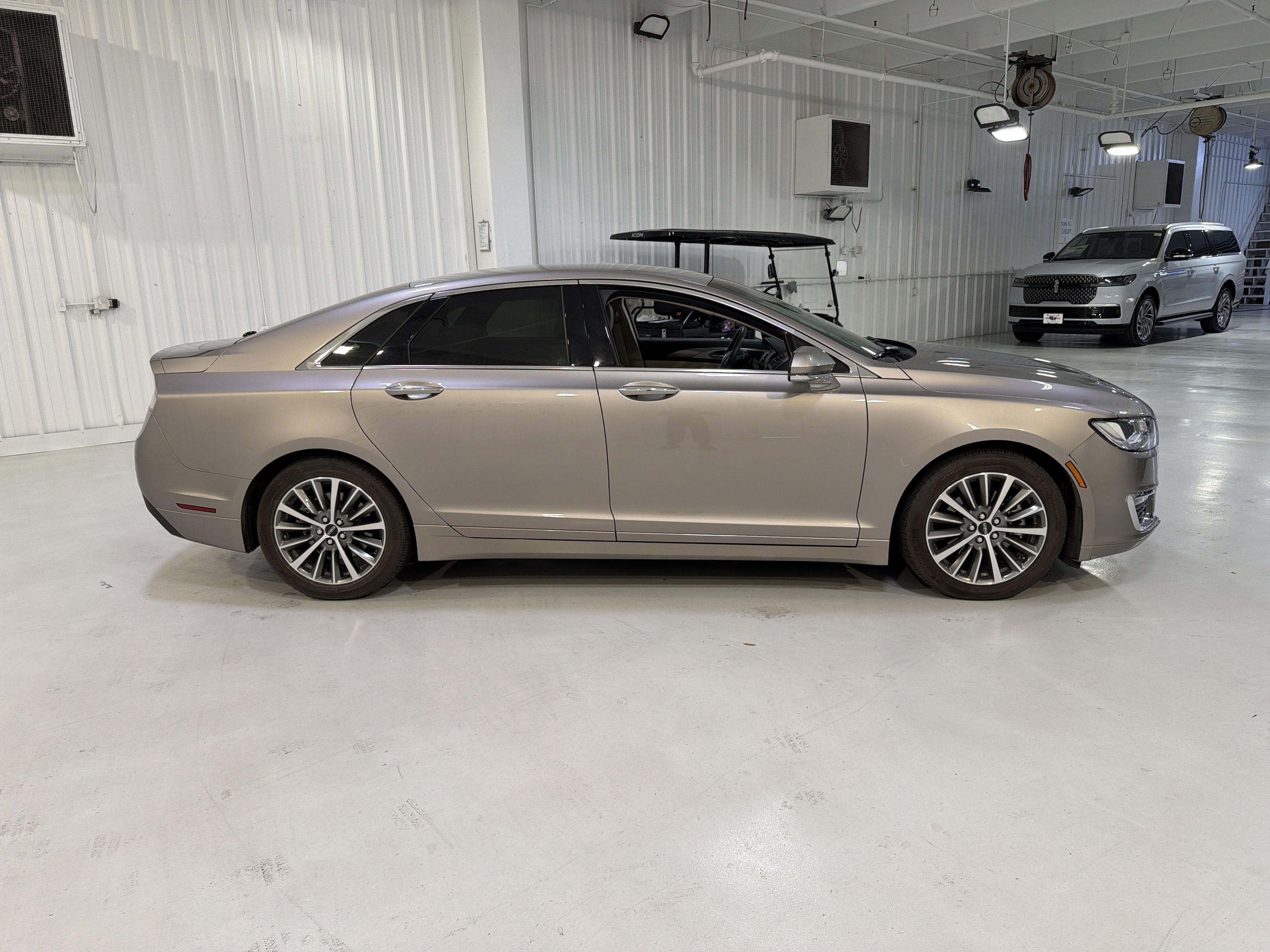 2020 Lincoln MKZ Standard