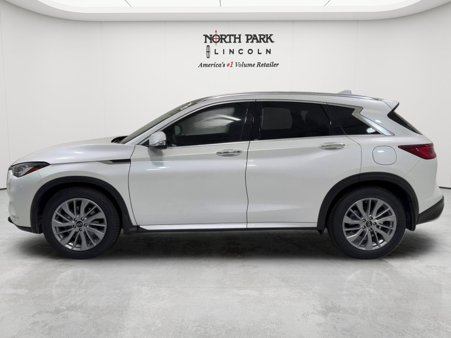 2023 INFINITI QX50 LUXE