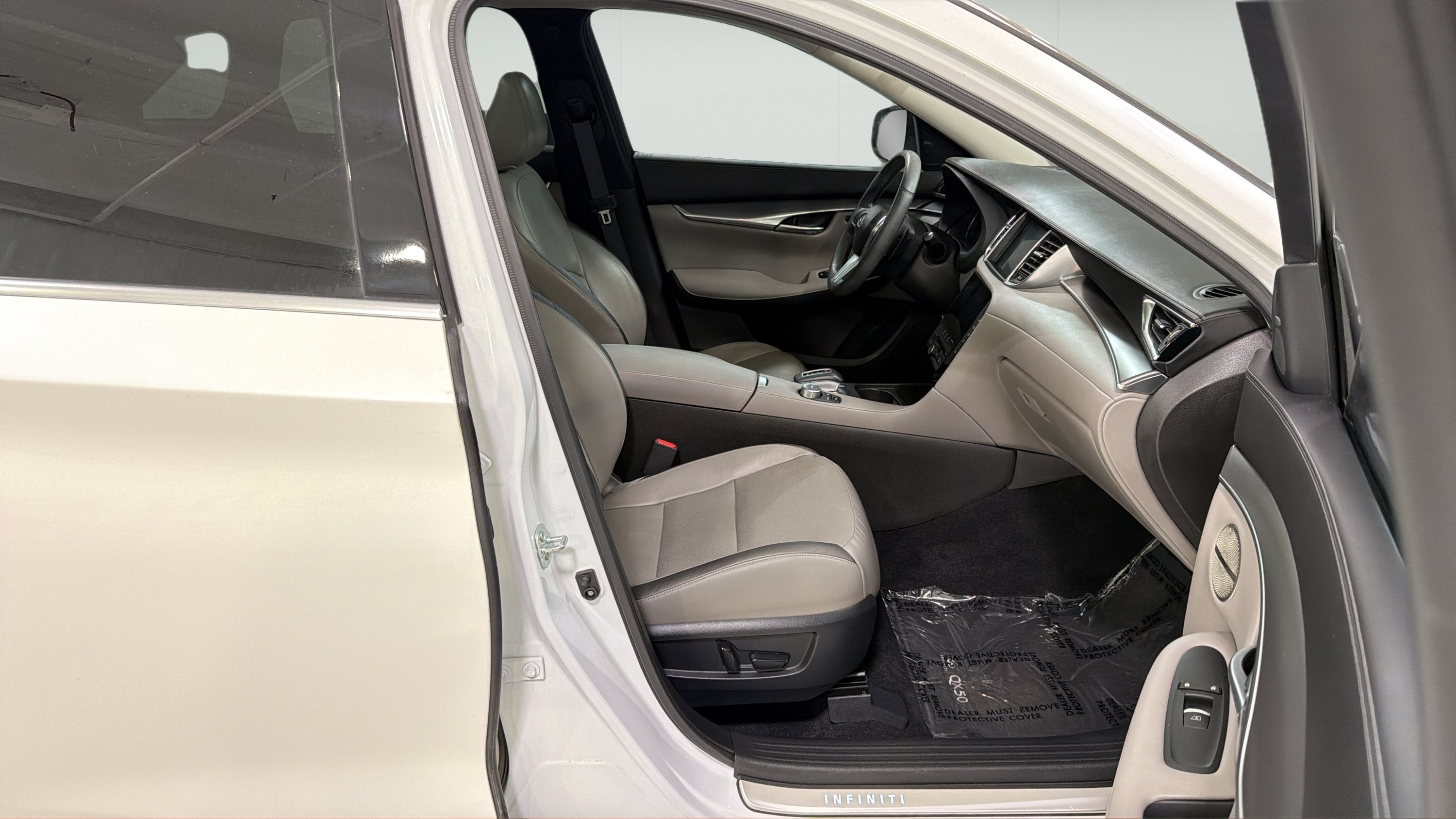 2023 INFINITI QX50 LUXE