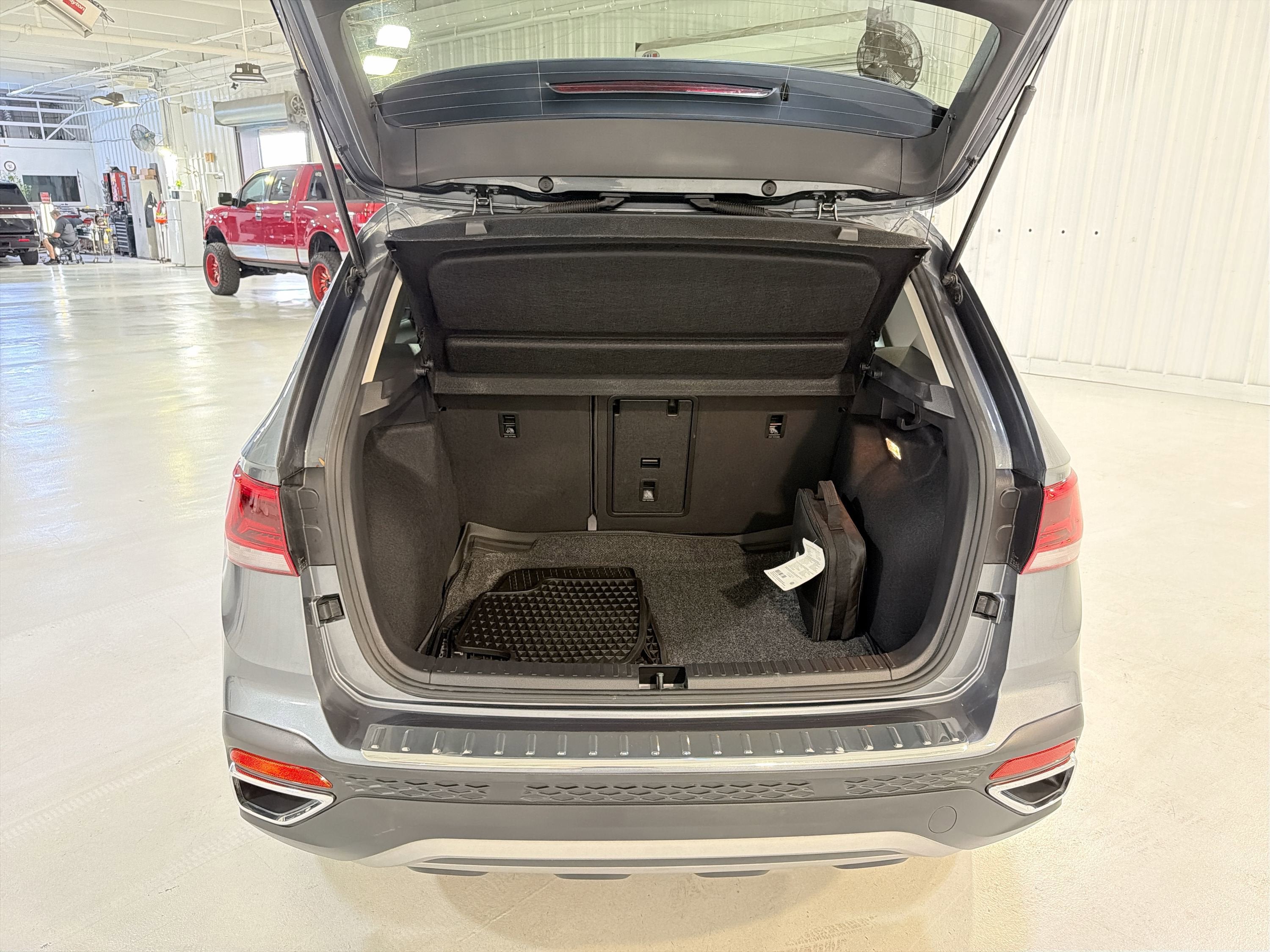 2022 Volkswagen Taos SE