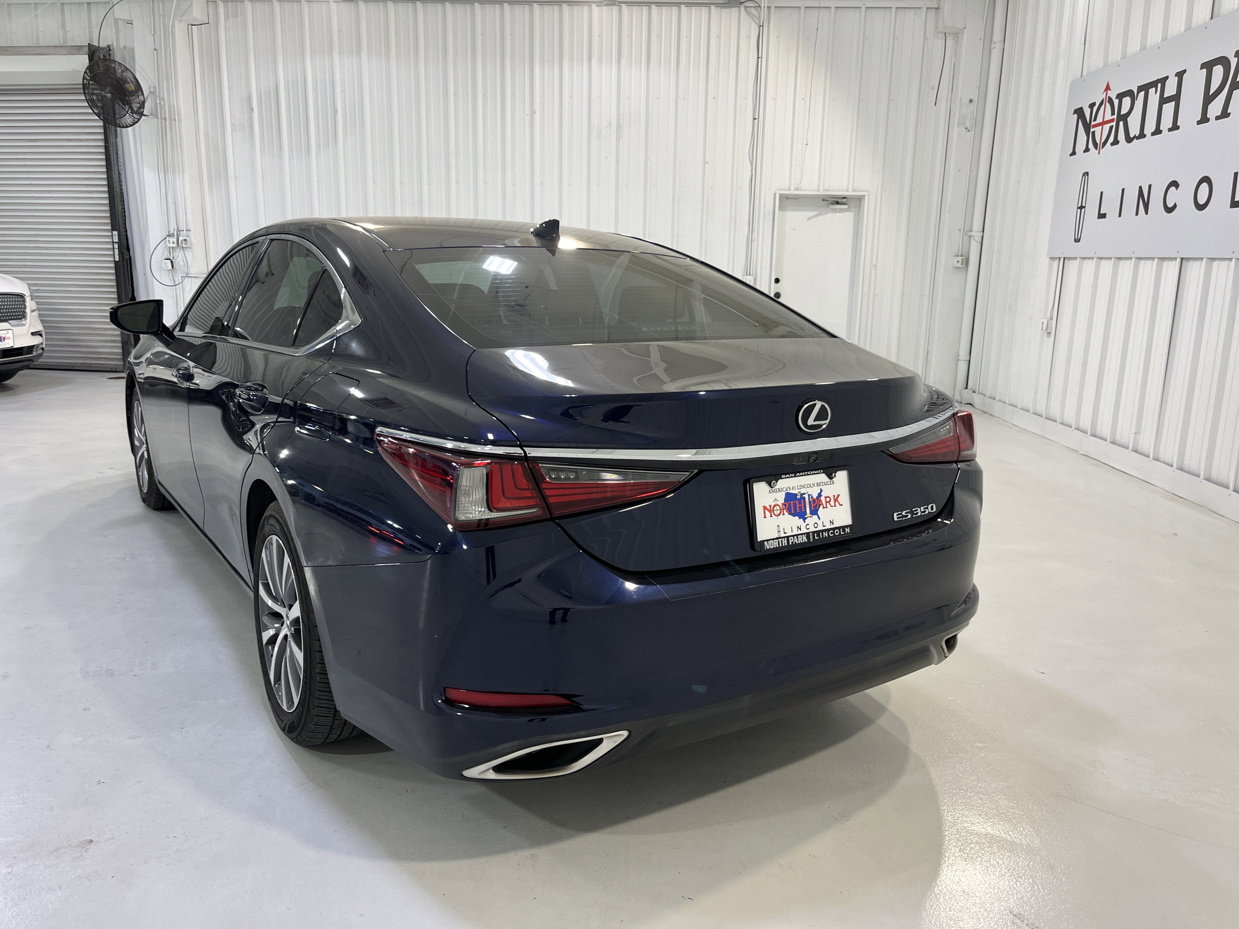 2019 Lexus ES 350